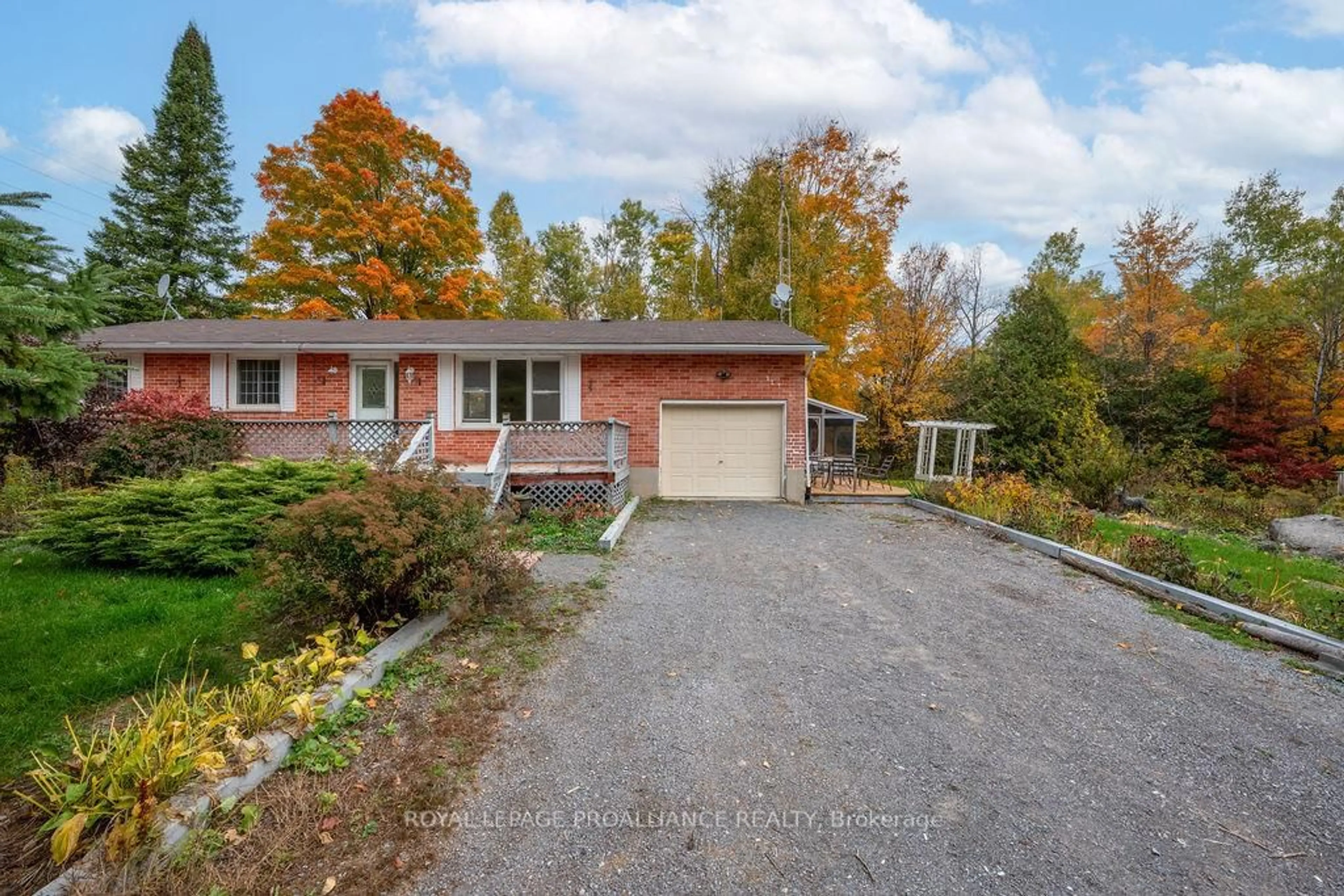 A pic from outside/outdoor area/front of a property/back of a property/a pic from drone, street for 15 Morningside Dr, Trent Hills Ontario K0L 1Z0