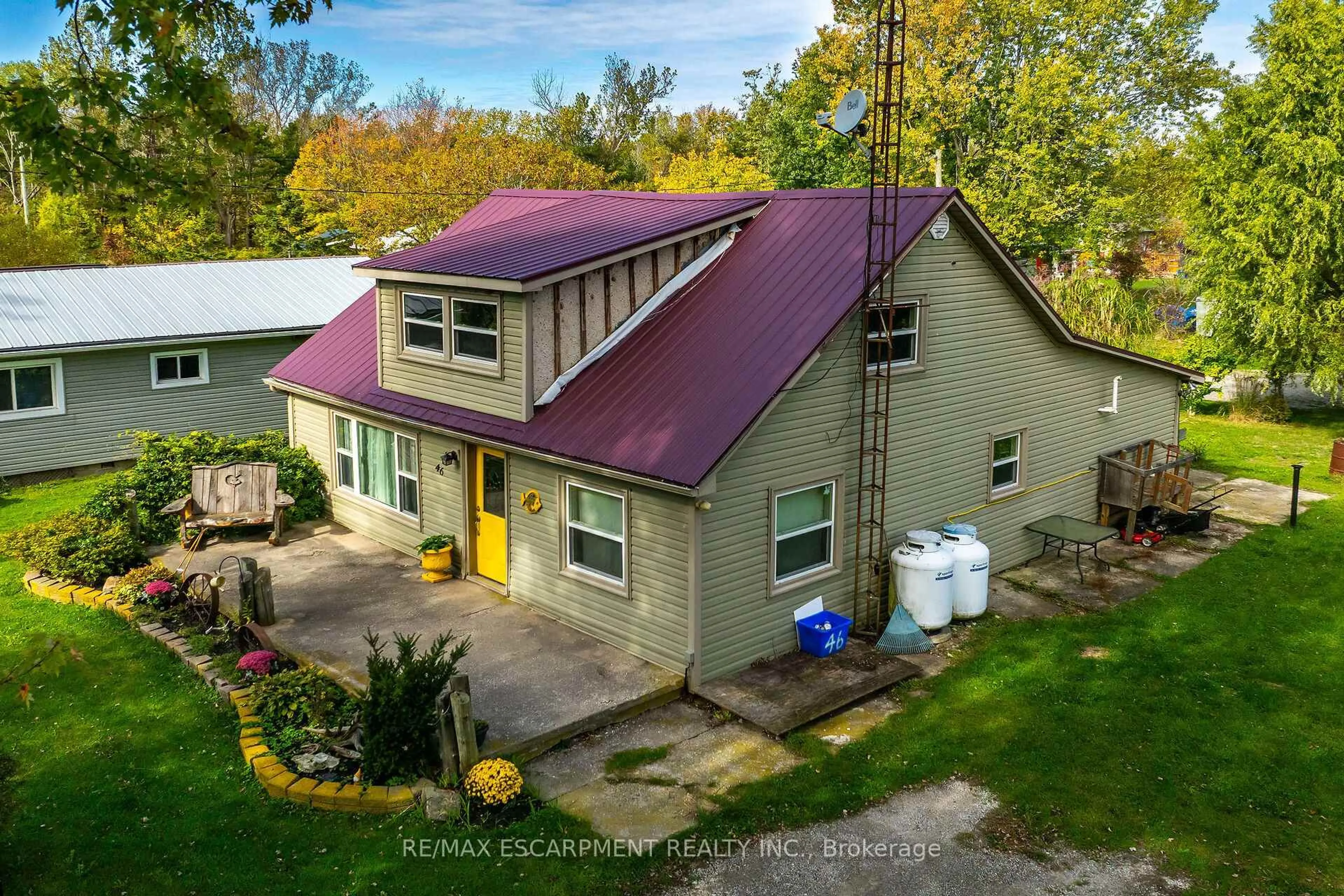 A pic from outside/outdoor area/front of a property/back of a property/a pic from drone, building for 46 NATURE Line, Haldimand Ontario N0A 1K0