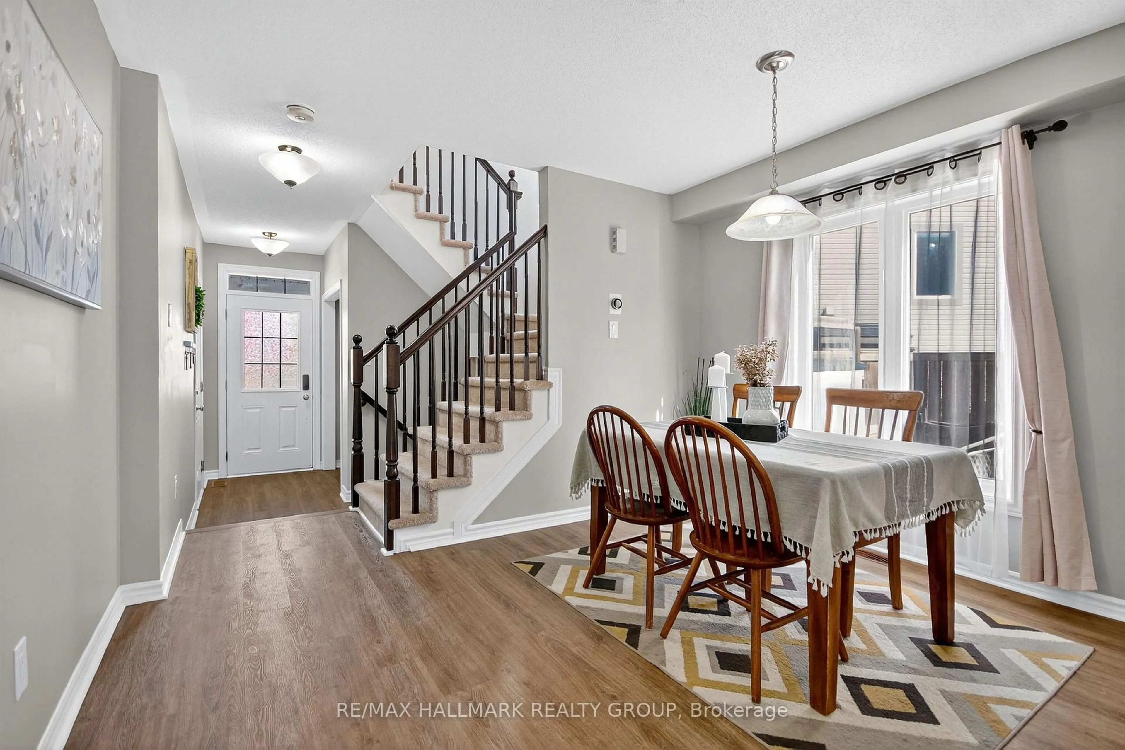 Dining room, ceramic/tile floor for 125 Maestro Ave, Ottawa Ontario K2S 1B9