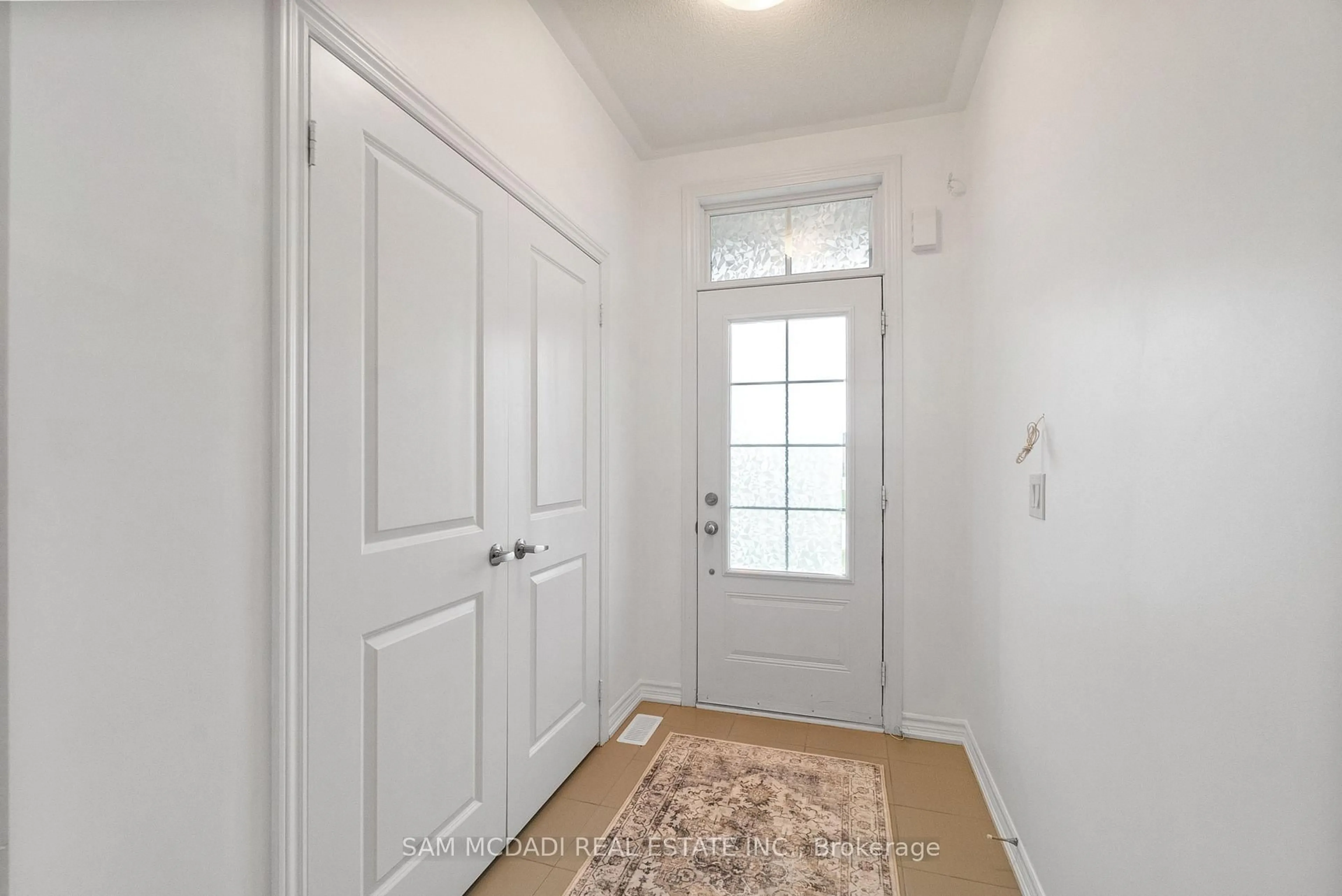 Indoor entryway for 32 Fennell St, Southgate Ontario N0C 1B0