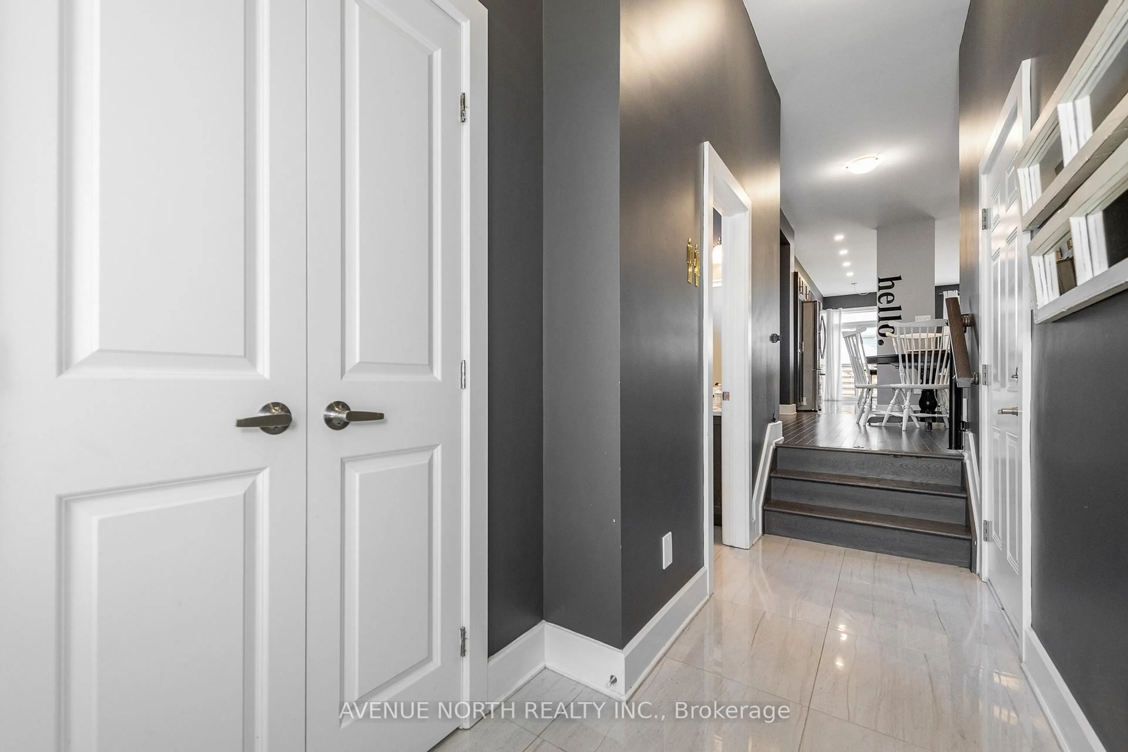 Indoor entryway for 97 Antonakos Dr, Carleton Place Ontario K7C 0L1