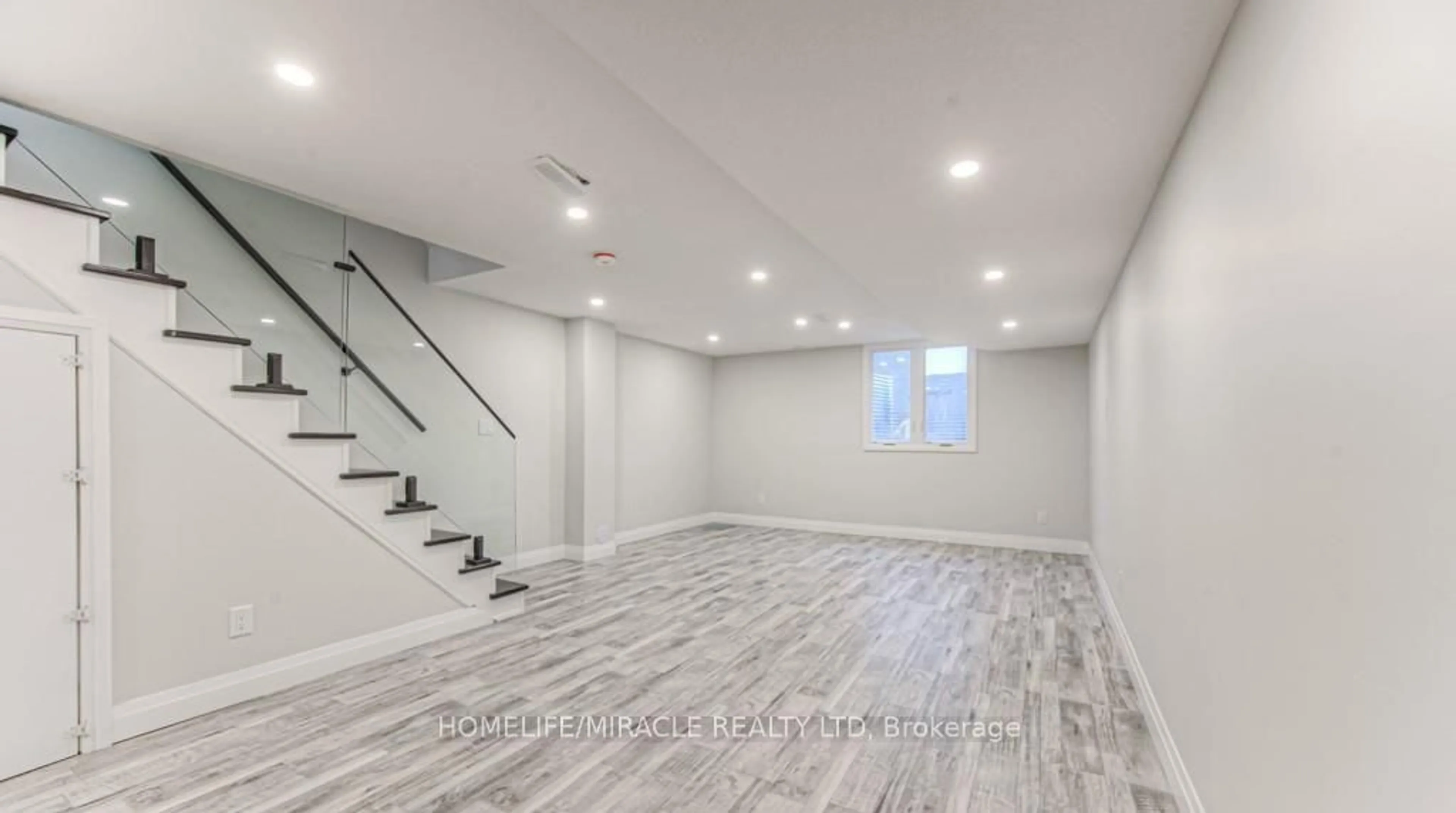Unknown for 152 Overlea Dr, Kitchener Ontario N2M 1T3
