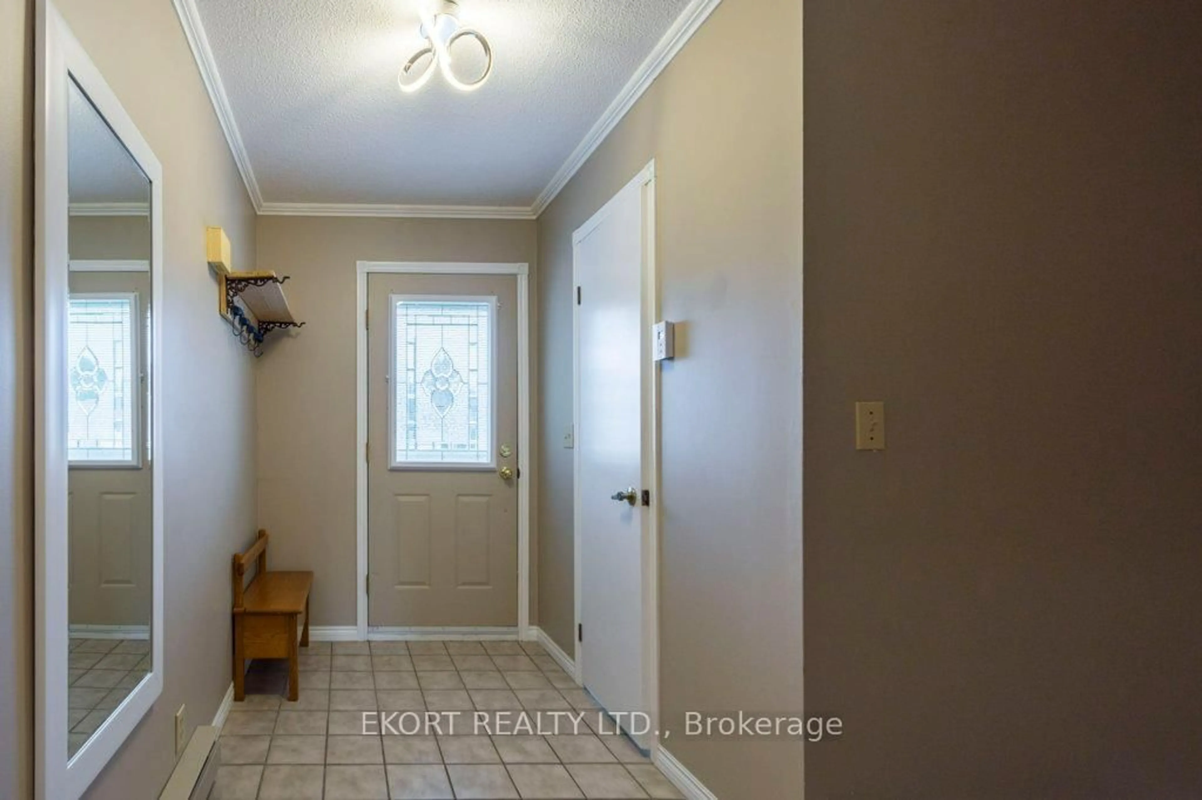 Indoor entryway for 43 Progress Ave, Belleville Ontario K8P 4Z3