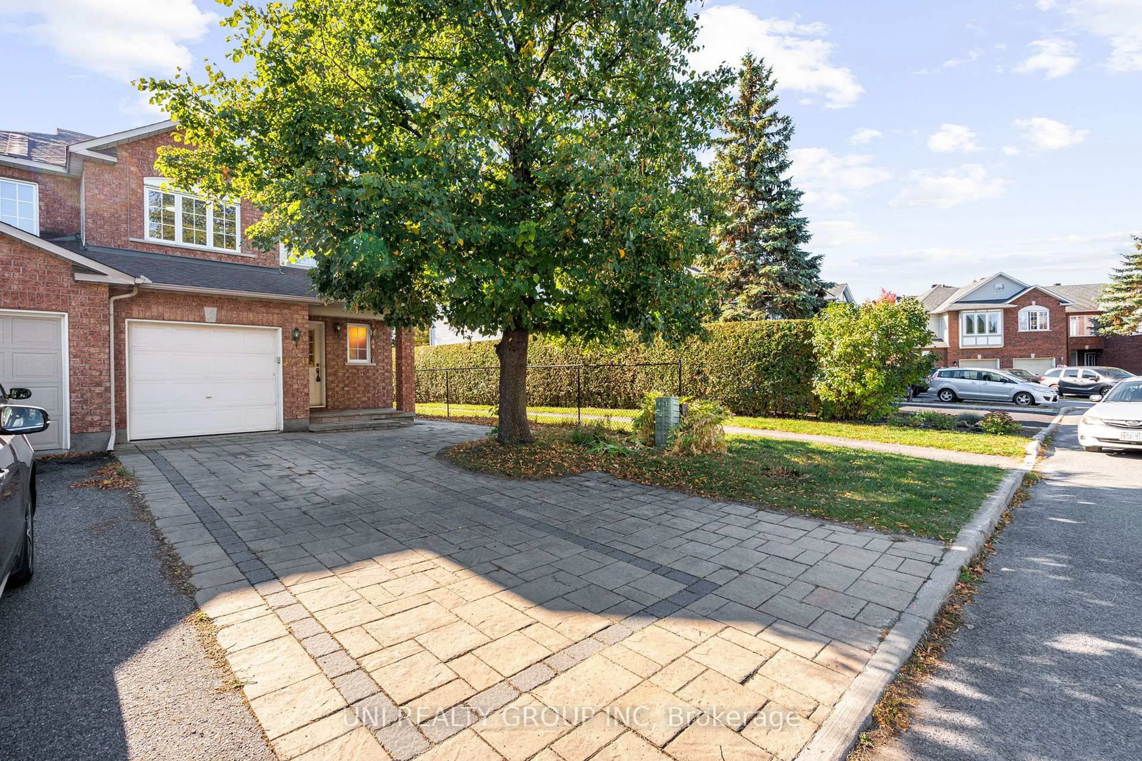 A pic from outside/outdoor area/front of a property/back of a property/a pic from drone, street for 1720 Jobin Cres, Ottawa Ontario K1J 1C5