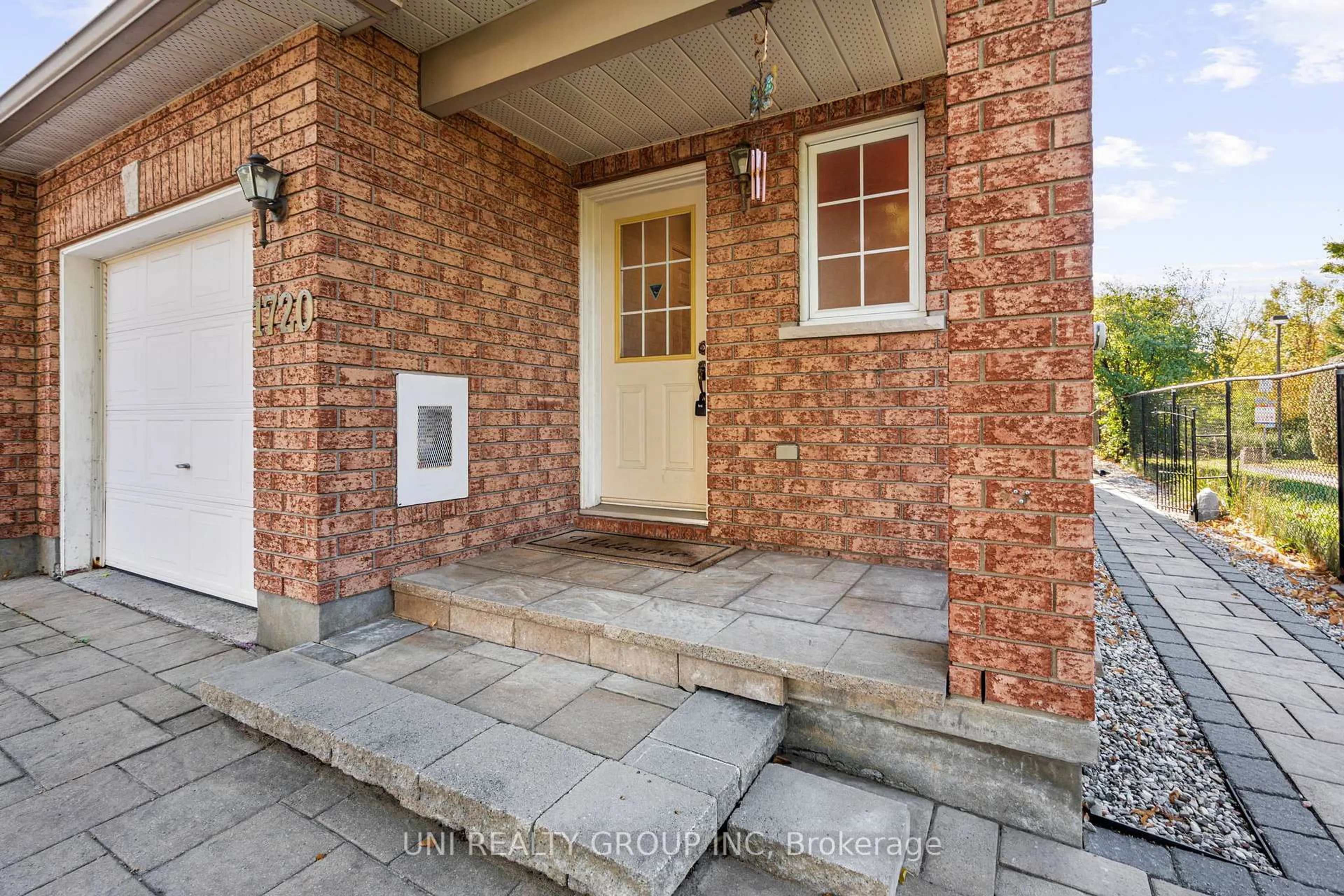 Unknown for 1720 Jobin Cres, Ottawa Ontario K1J 1C5