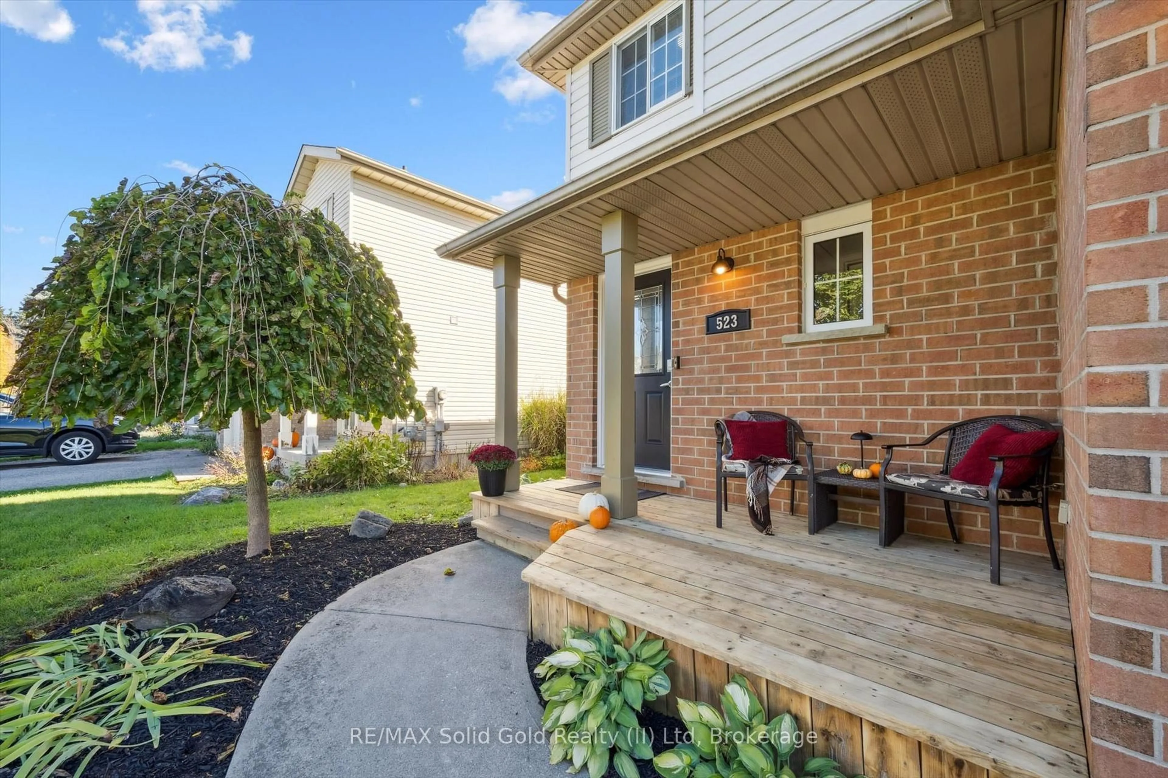 Home with brick exterior material, street for 523 Exmoor St, Waterloo Ontario N2K 3T8