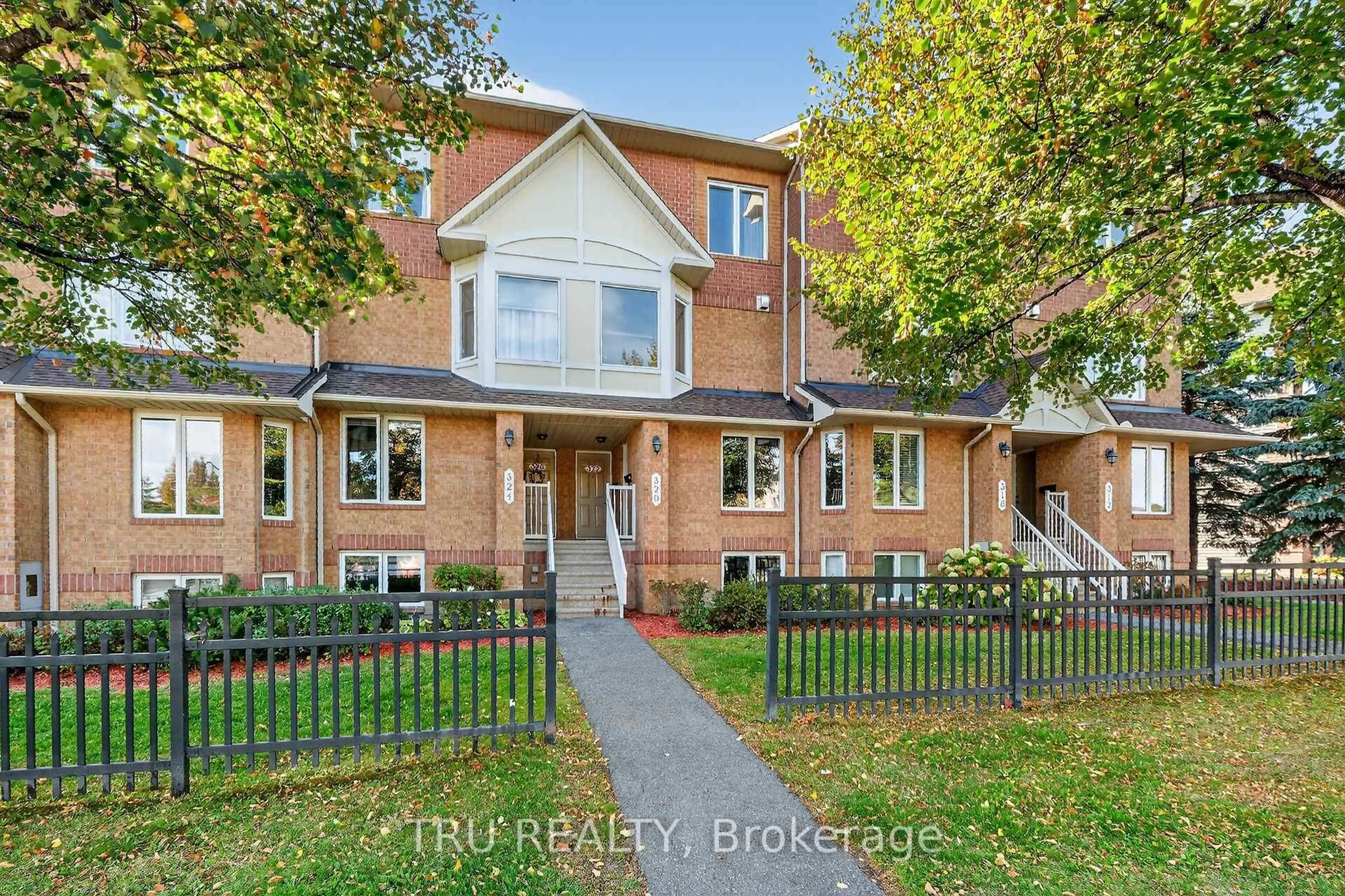 Home with brick exterior material, street for 320 CRESTHAVEN Dr, Ottawa Ontario K2G 6W3