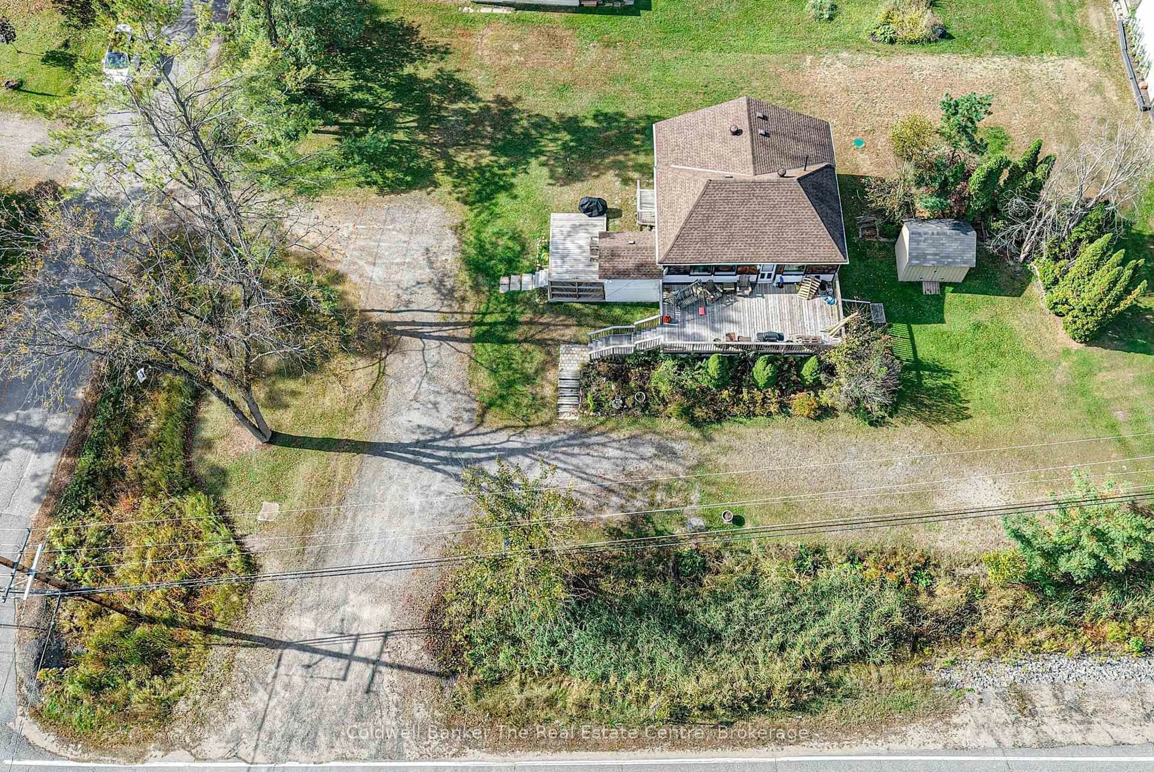A pic from outside/outdoor area/front of a property/back of a property/a pic from drone, street for 120 Bakery Lane, Gravenhurst Ontario P1P 1T6