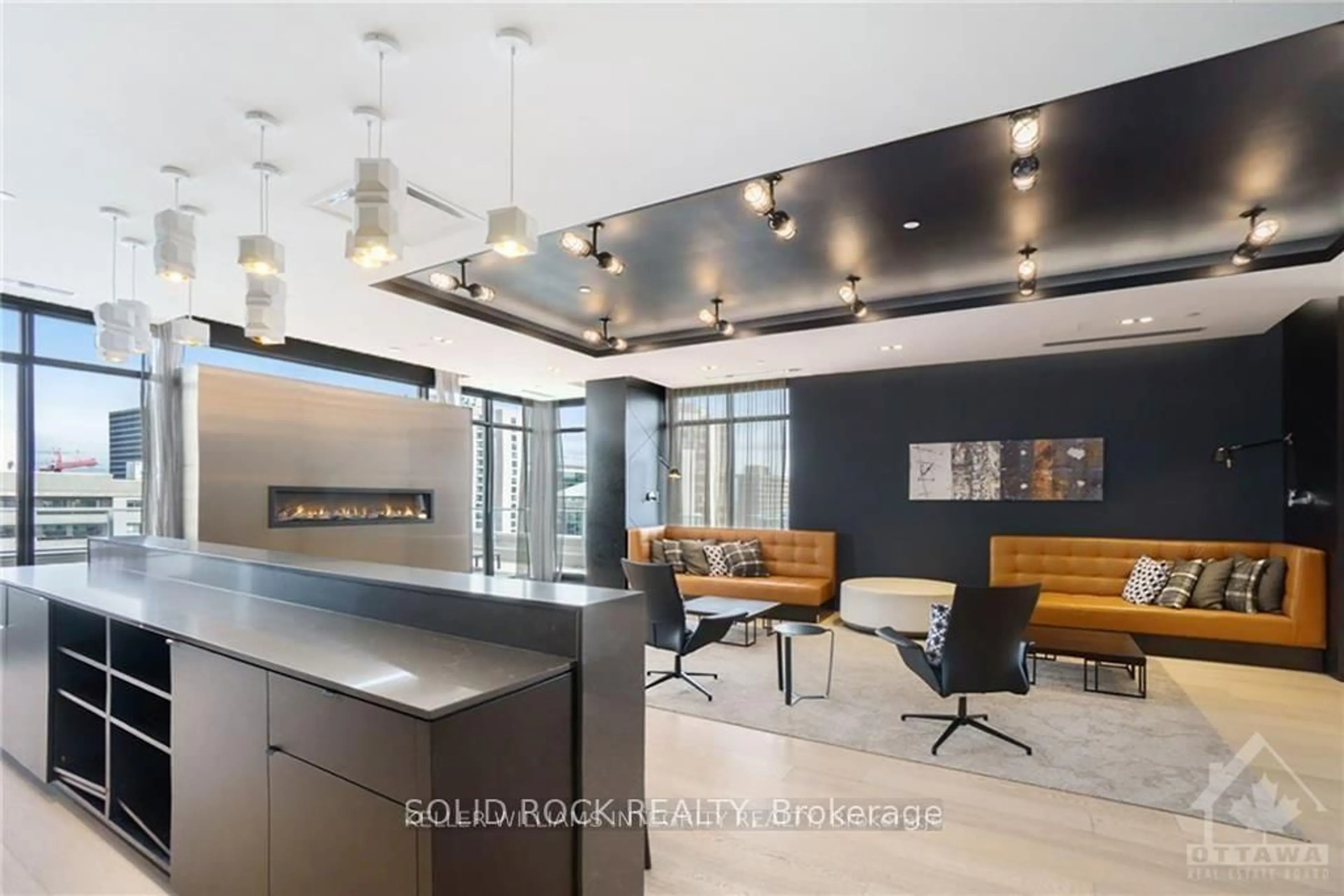 Lobby for 255 Bay St #213, Ottawa Ontario K1R 5Z4