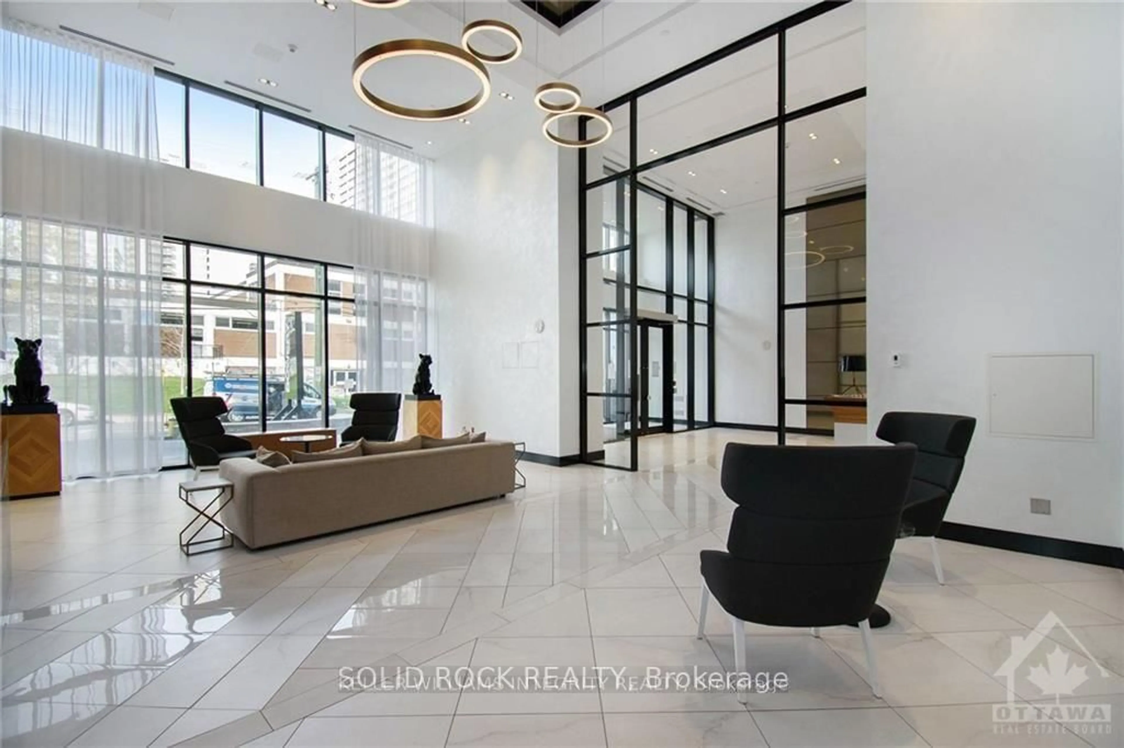 Lobby for 255 Bay St #213, Ottawa Ontario K1R 5Z4