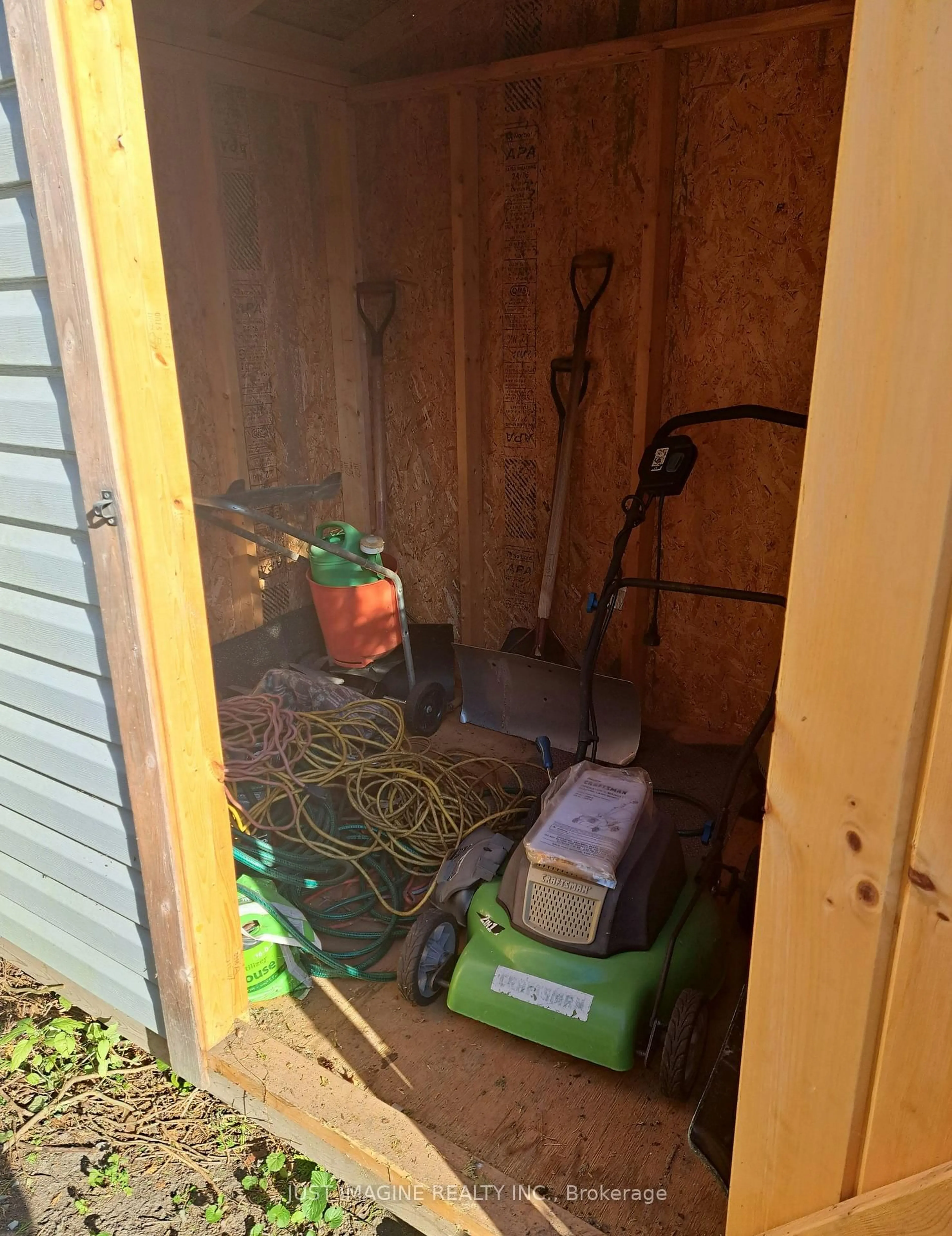 Shed for 226 Old Colony Rd, Ottawa Ontario K2L 1M7