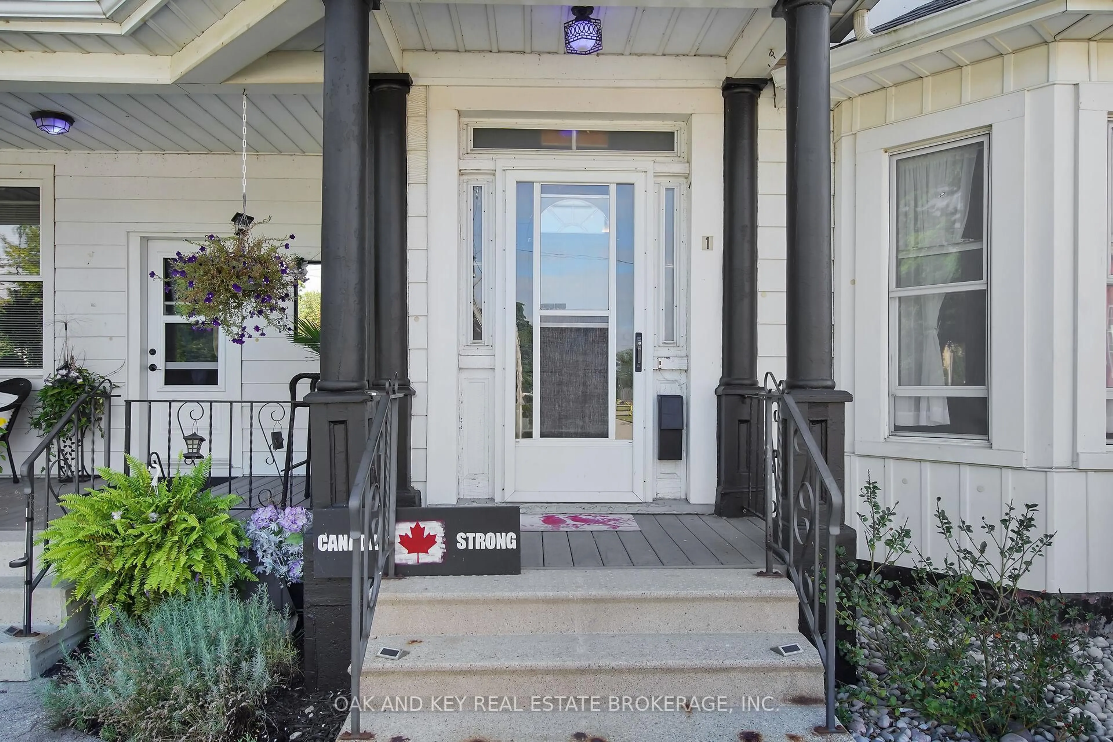 Indoor entryway for 1 Prince St, Lambton Shores Ontario N0N 1J0