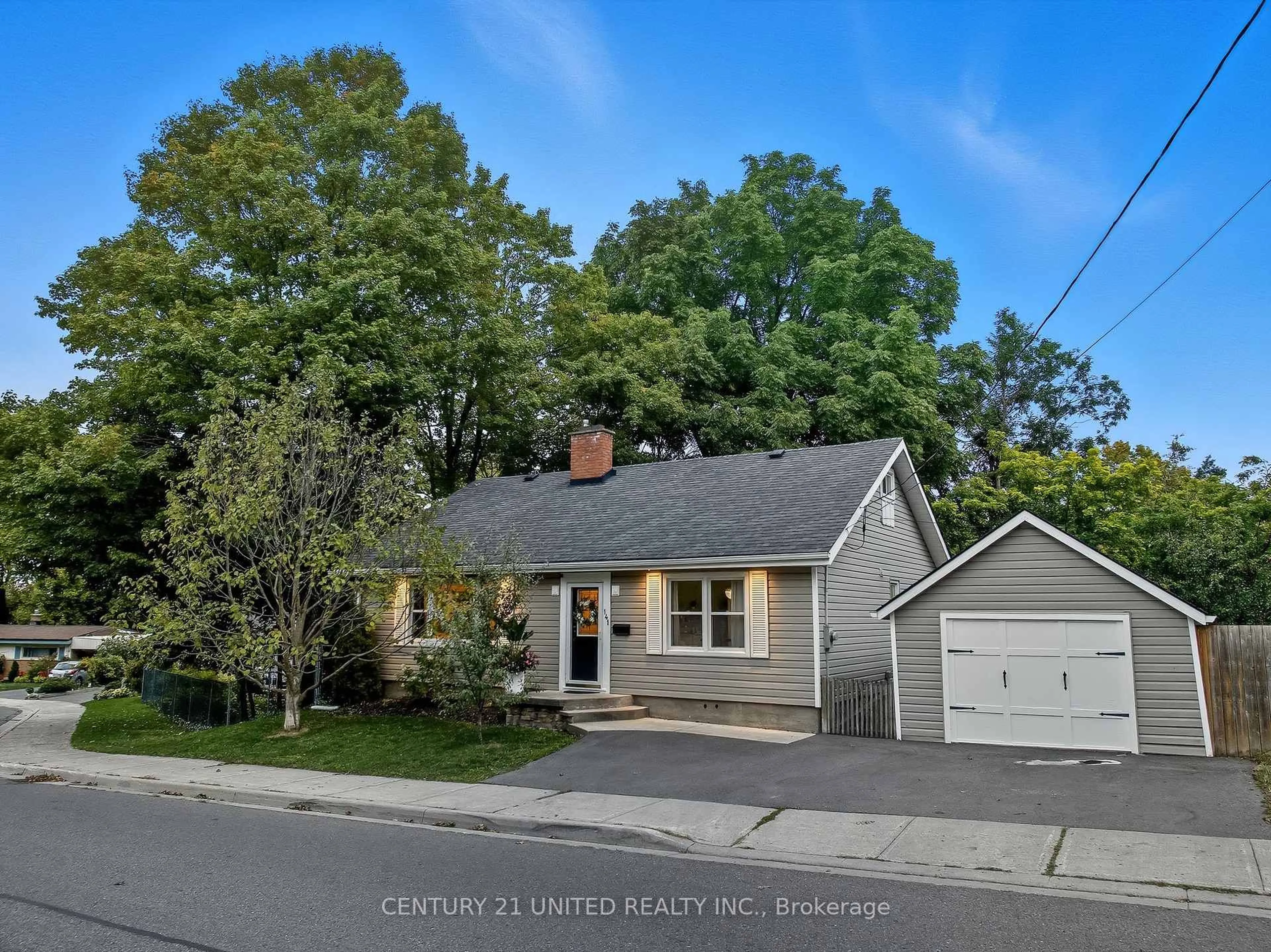A pic from outside/outdoor area/front of a property/back of a property/a pic from drone, street for 141 O'Carroll Ave, Peterborough Ontario K9H 4V2