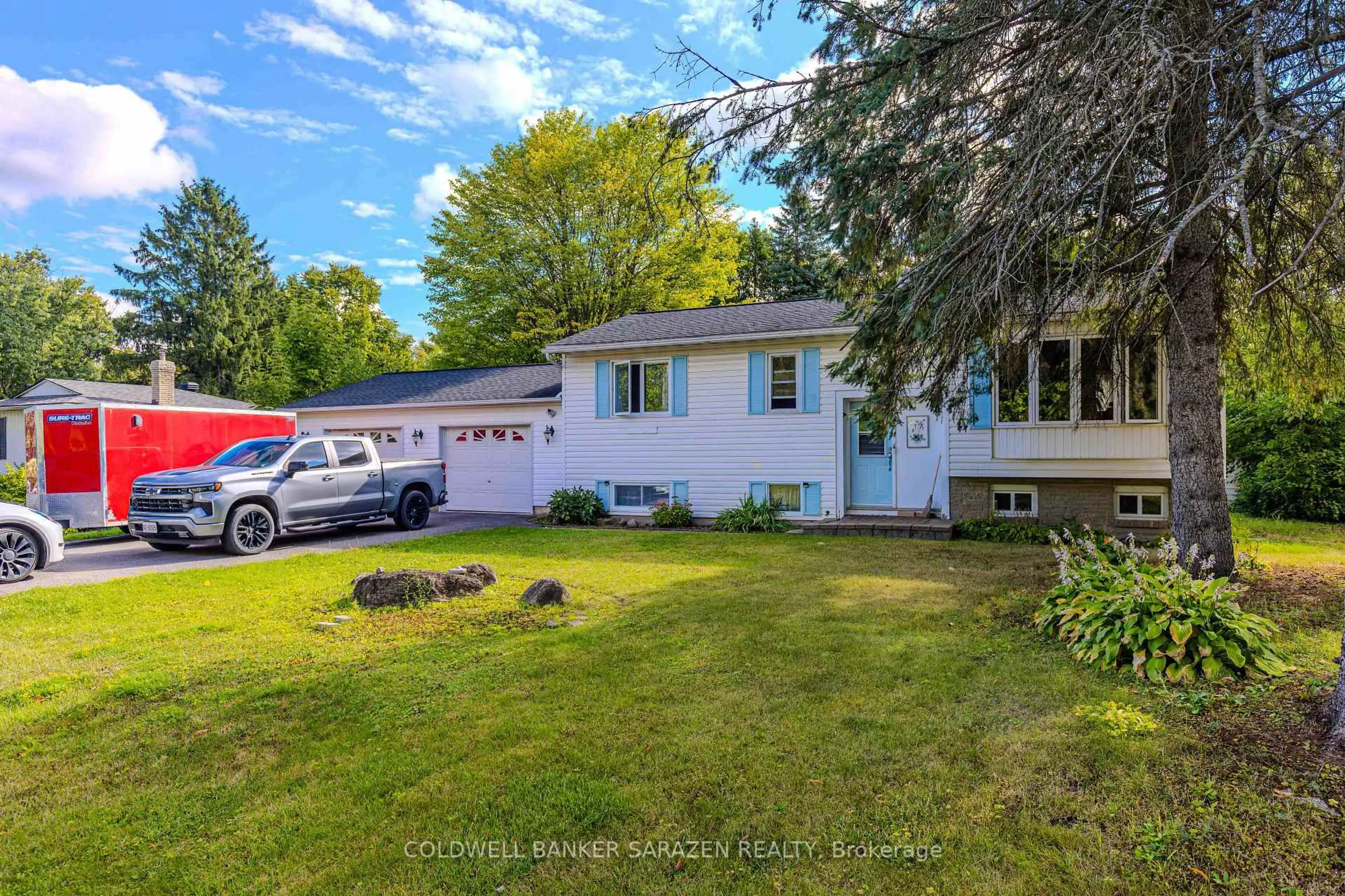 A pic from outside/outdoor area/front of a property/back of a property/a pic from drone, street for 6535 RIDEAU VALLEY Dr, Manotick Ontario K4M 1B3