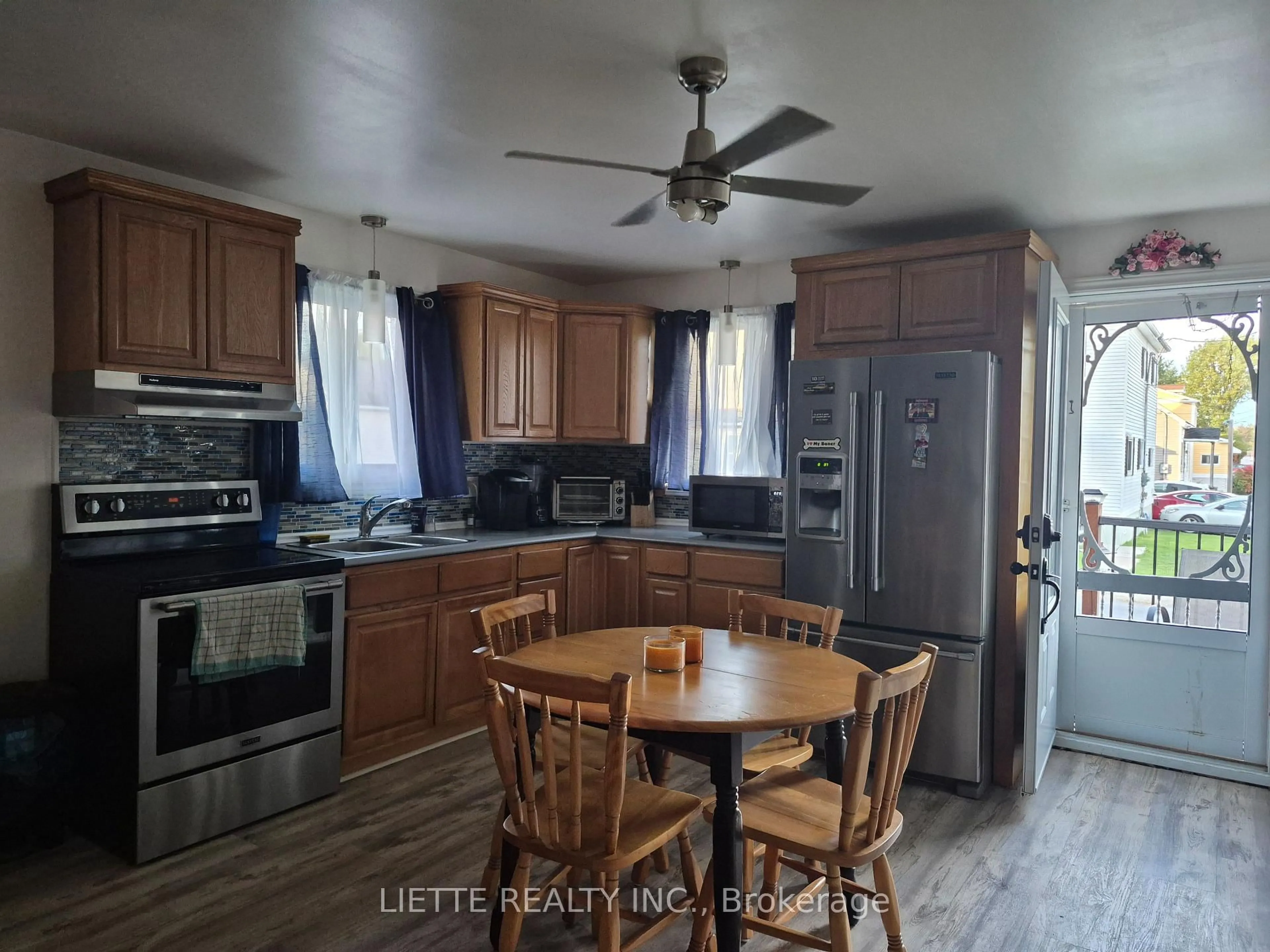 Unknown for 823 Bedford St, Cornwall Ontario K6J 4E9