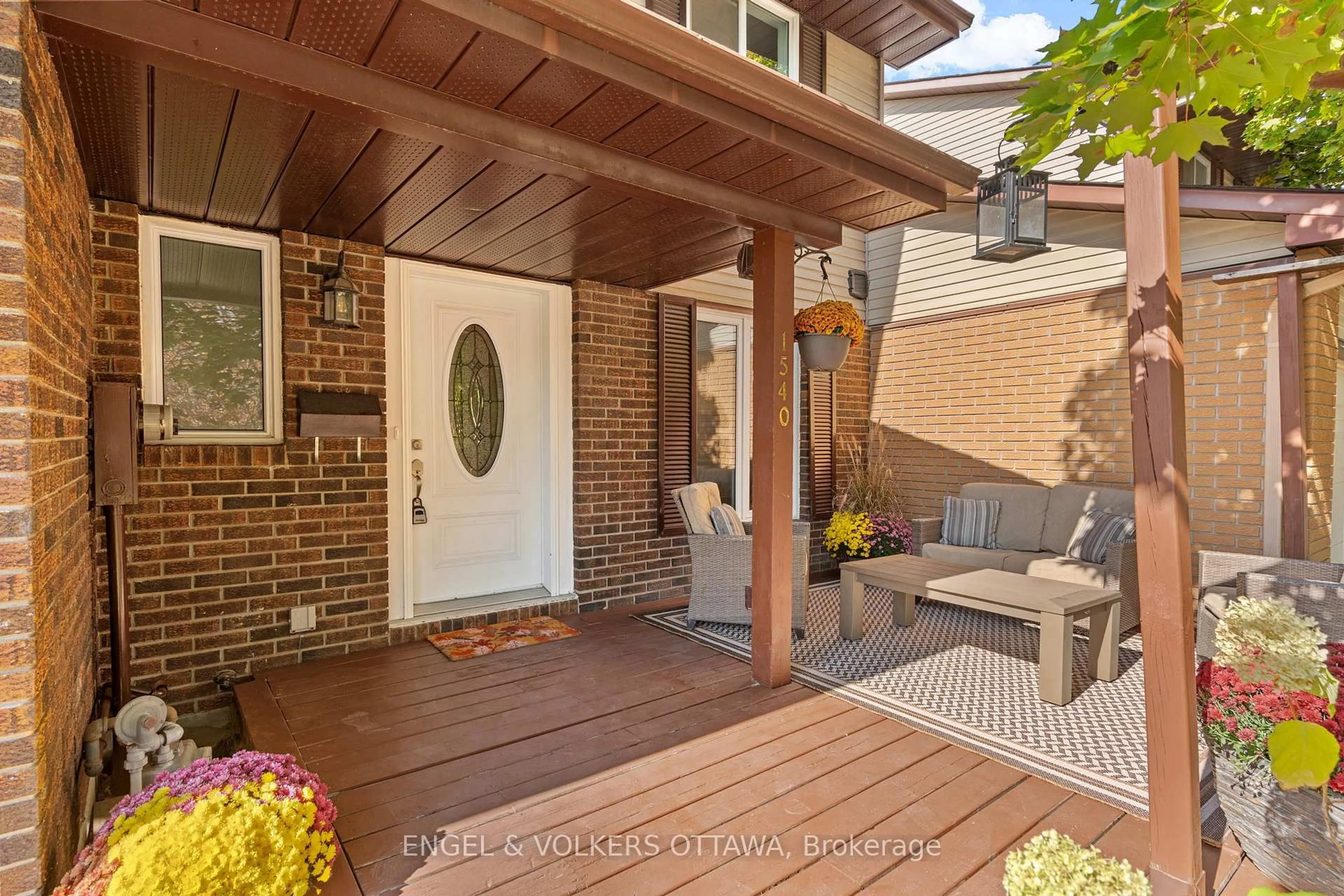 Unknown for 1540 Mimosa Ave, Ottawa Ontario K1G 4C9