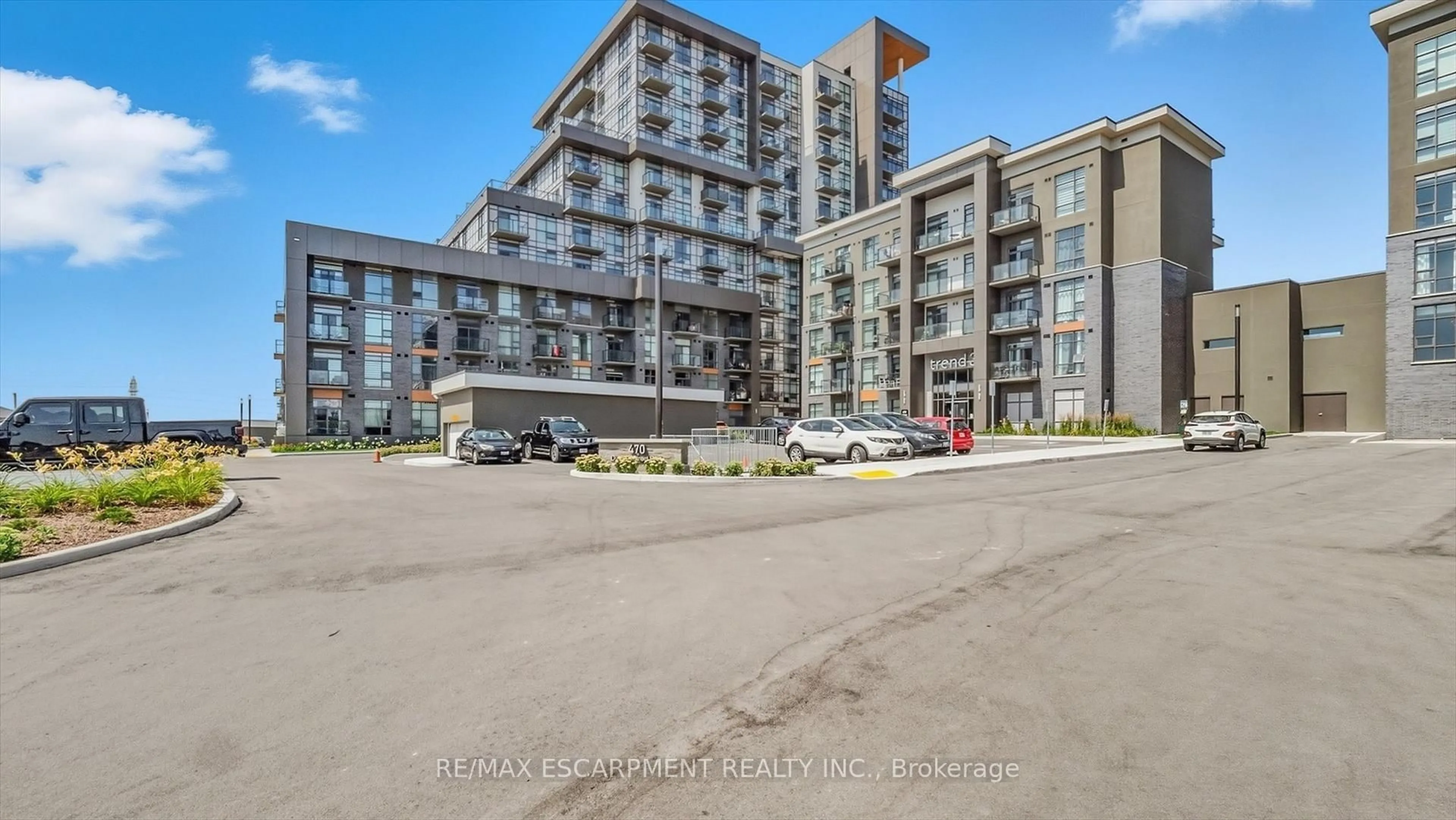 Patio, building for 470 Dundas St #613, Hamilton Ontario L8B 2A6