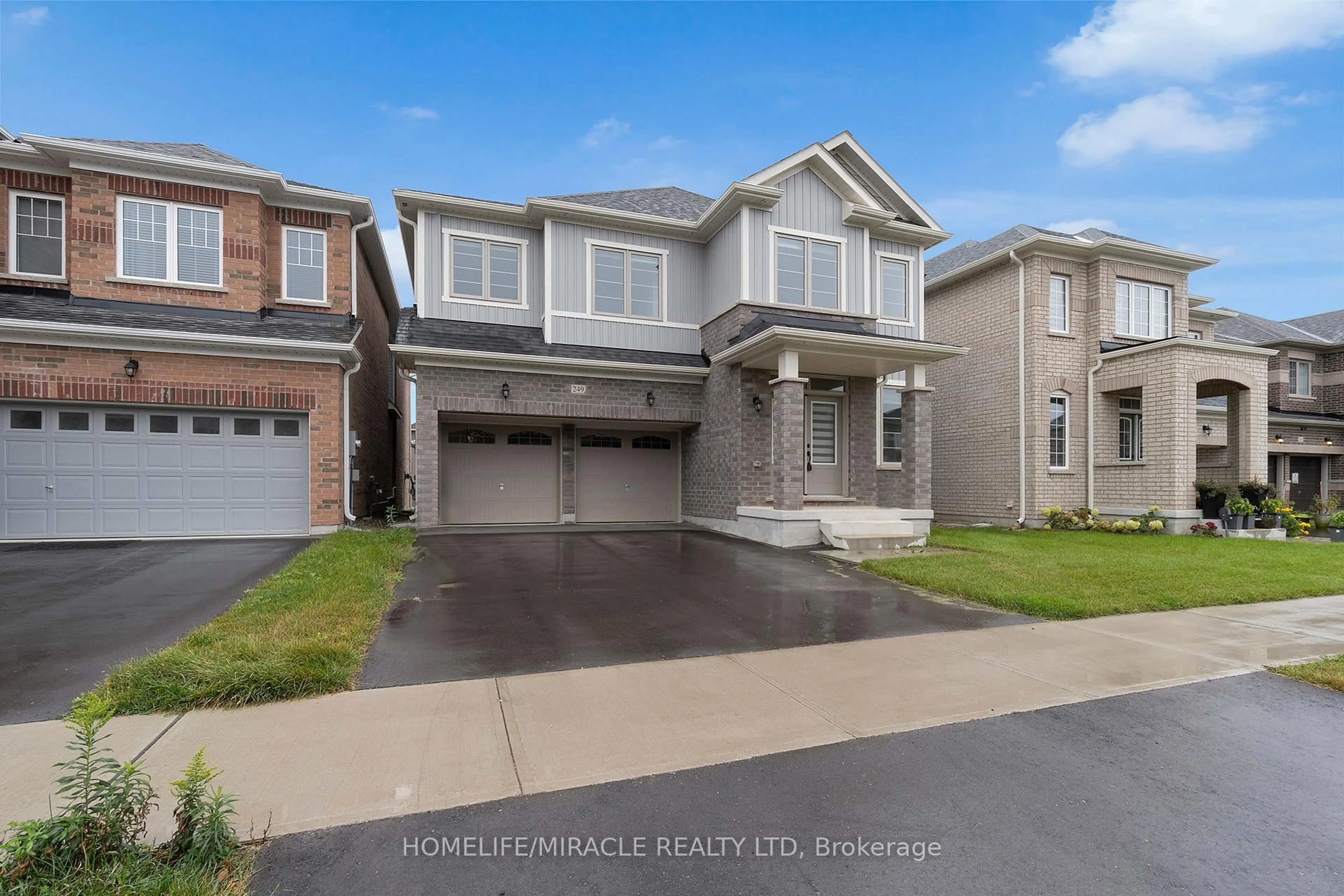 Home with vinyl exterior material, street for 249 Chippewa Ave, Shelburne Ontario L9V 3Y3