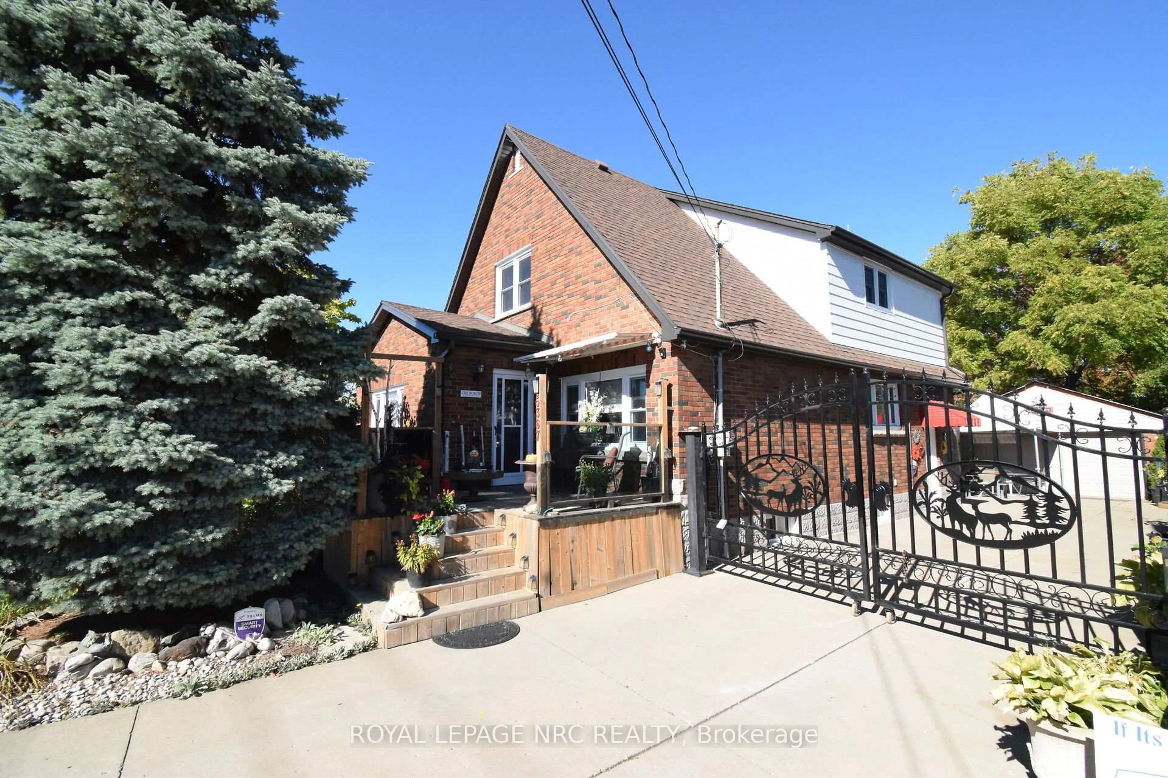Patio, street for 5367 Kitchener St, Niagara Falls Ontario L2G 1B6