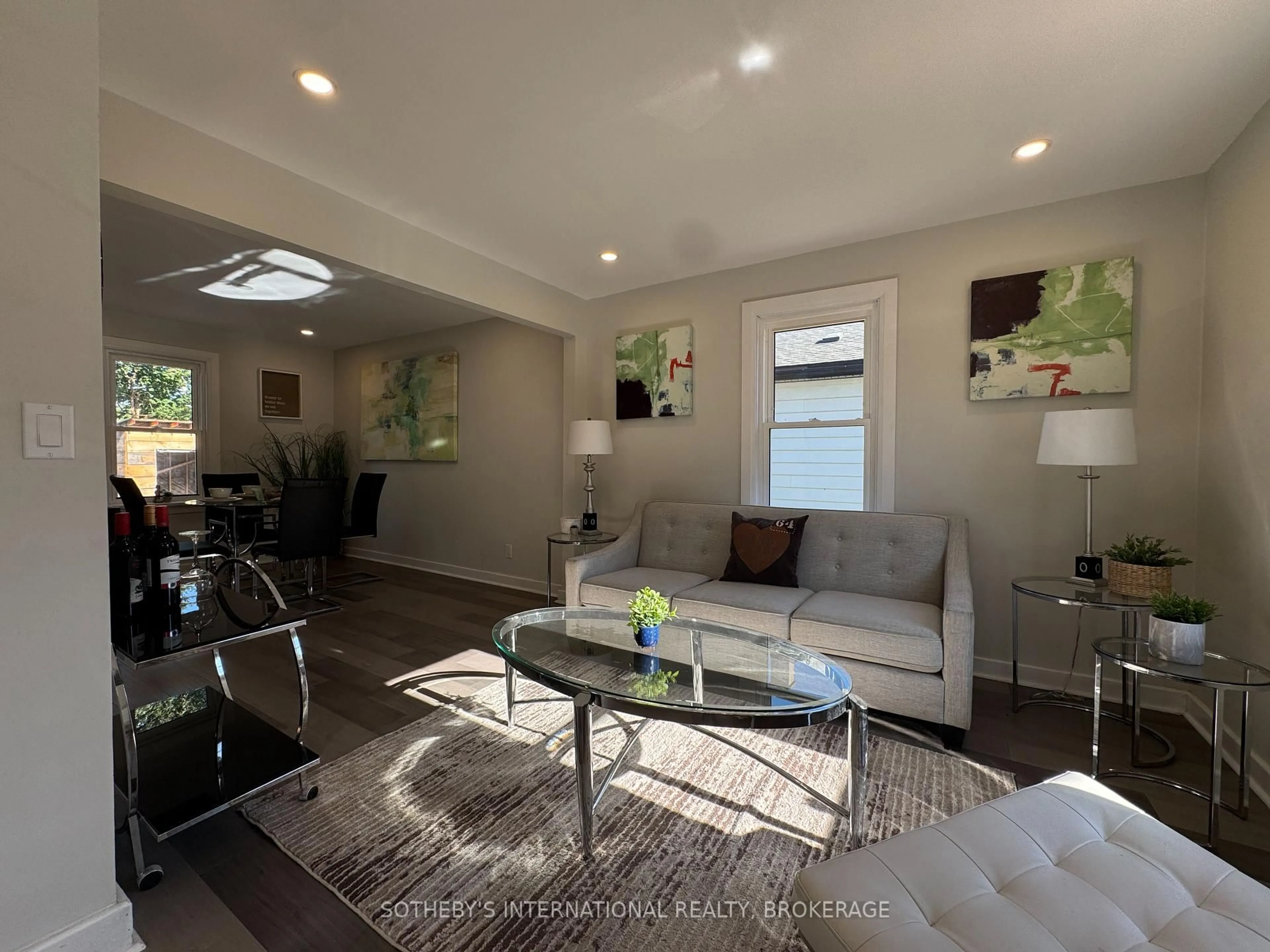 Living room with furniture, unknown for 260 Wallace Ave, Welland Ontario L3B 1R6