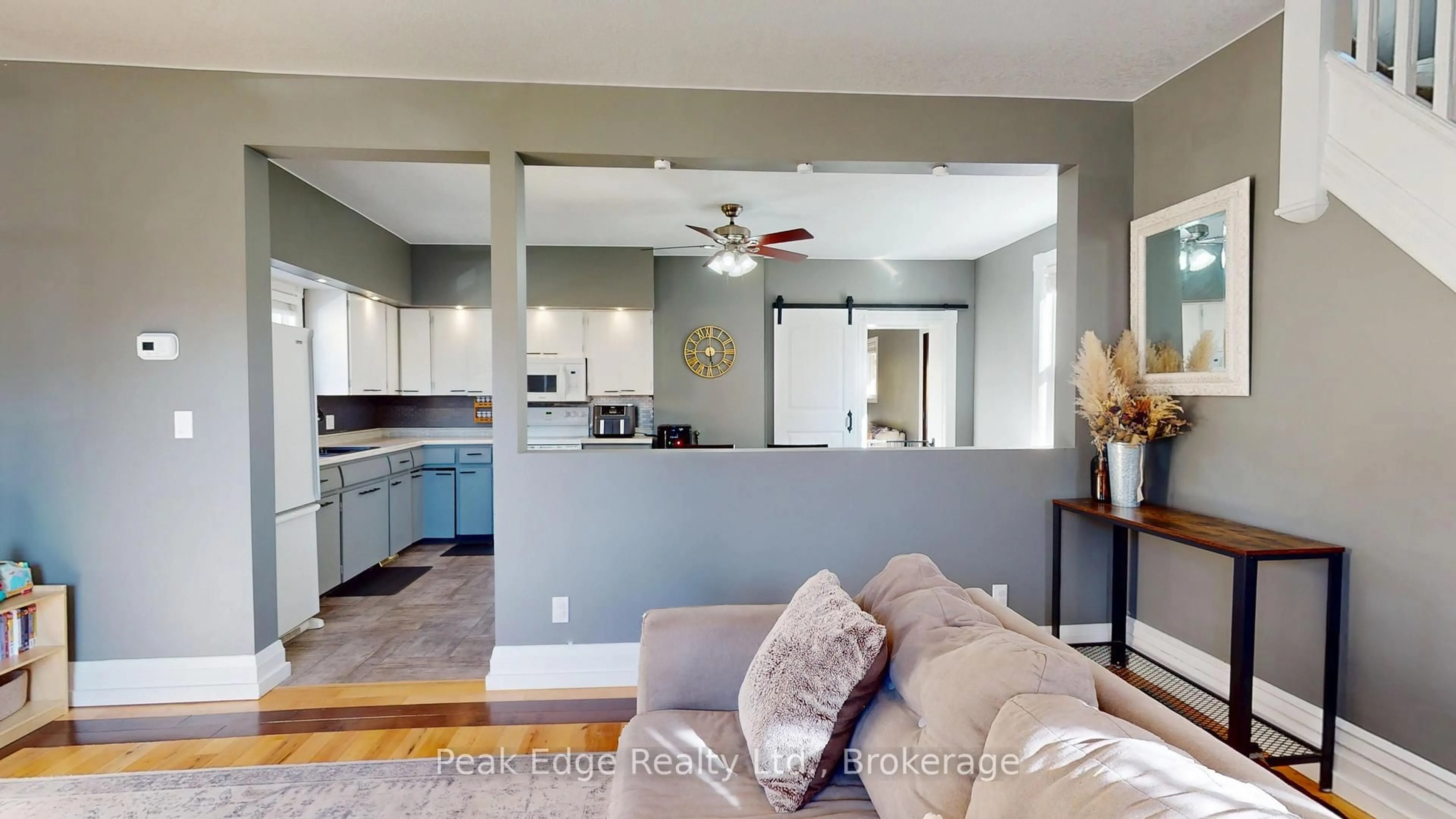 Open concept kitchen, unknown for 631 12th Ave, Hanover Ontario N4N 2V5