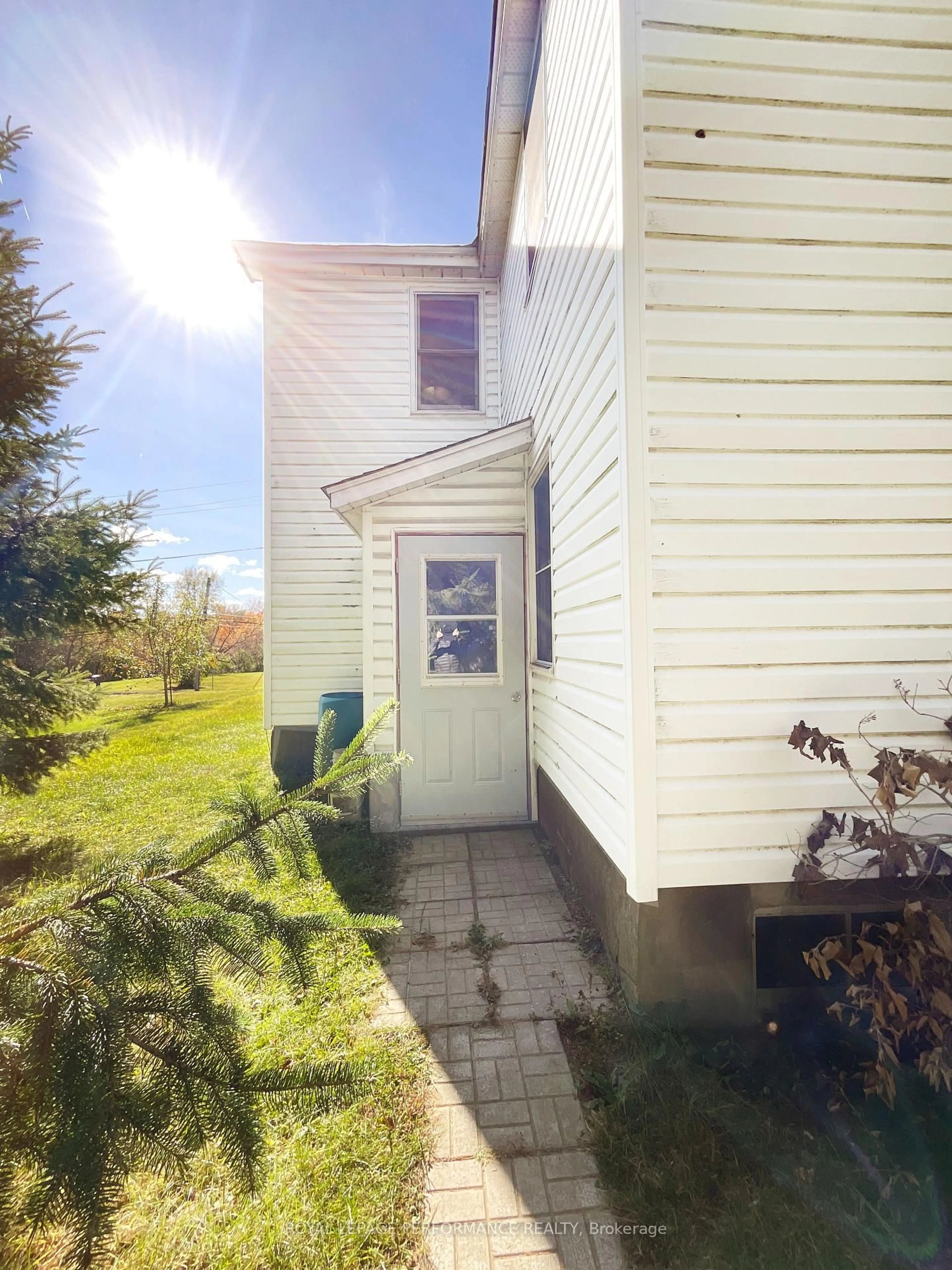 Unknown for 1751 Fauteux St, Champlain Ontario K6A 2R2