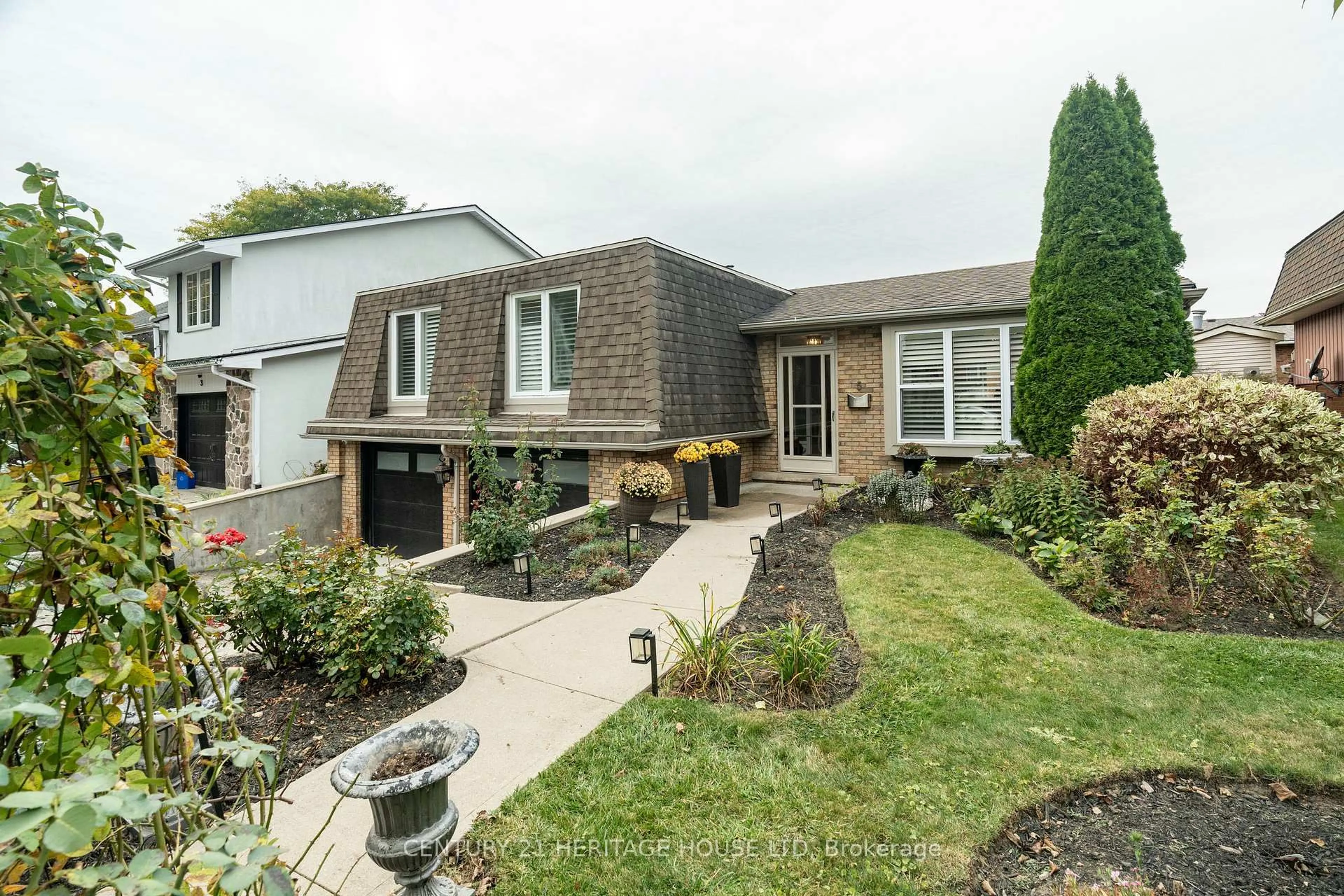 Home with brick exterior material, street for 5 Beechwood Ave, Brant Ontario N3R 6Z1