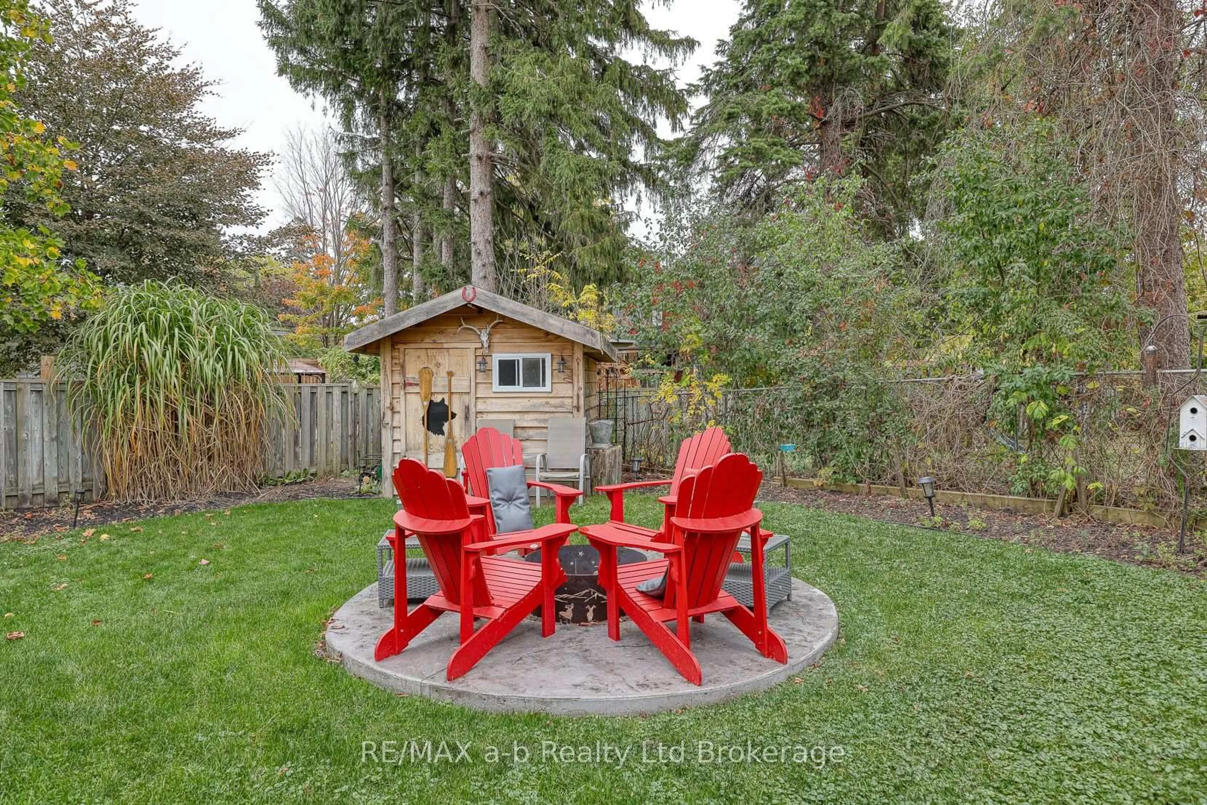 Patio, forest/trees view for 111 King Street East, Unit 22 St, Ingersoll Ontario N5C 1G8