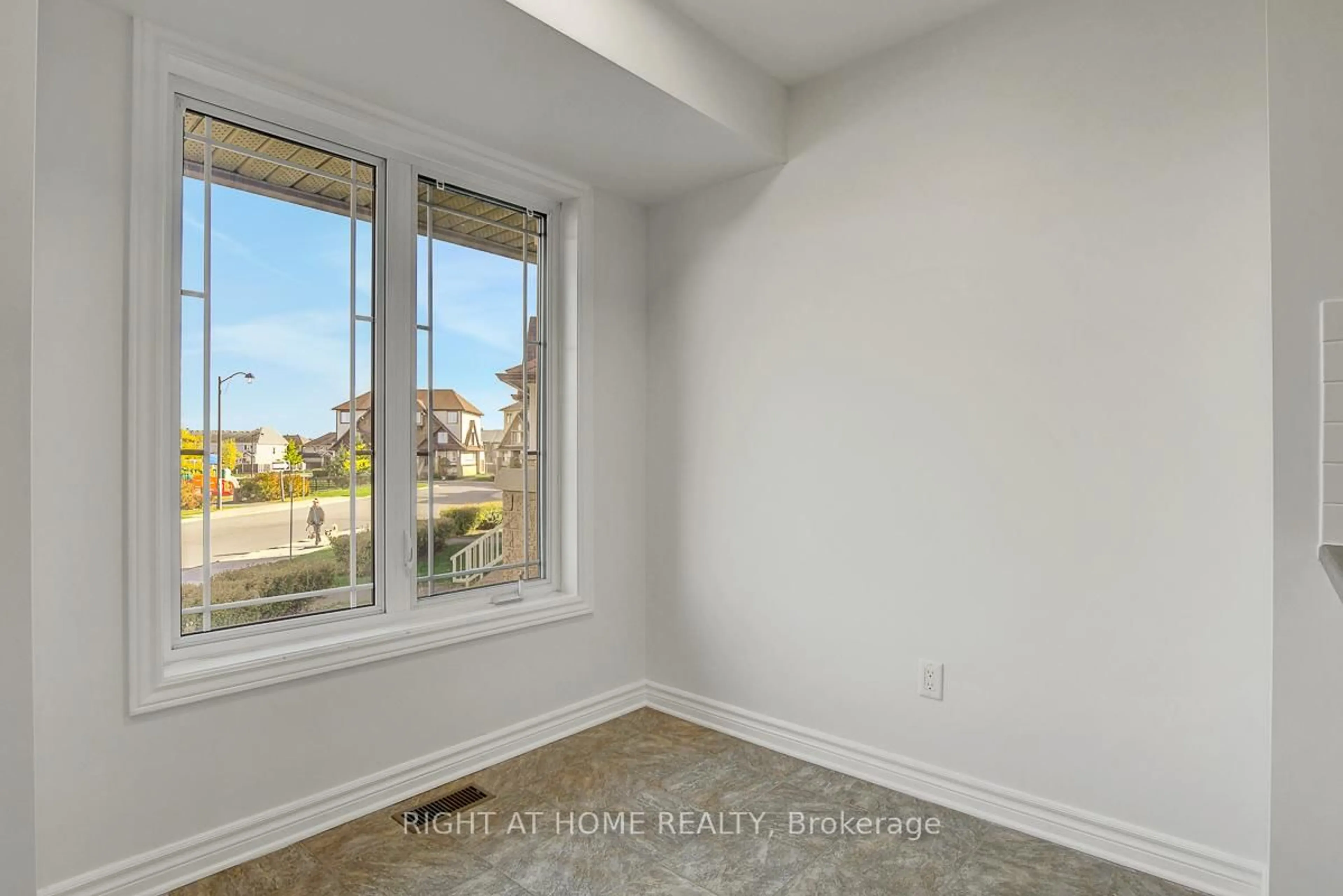 A pic of a room for 739 Lakeridge Dr, Ottawa Ontario K4A 0N5
