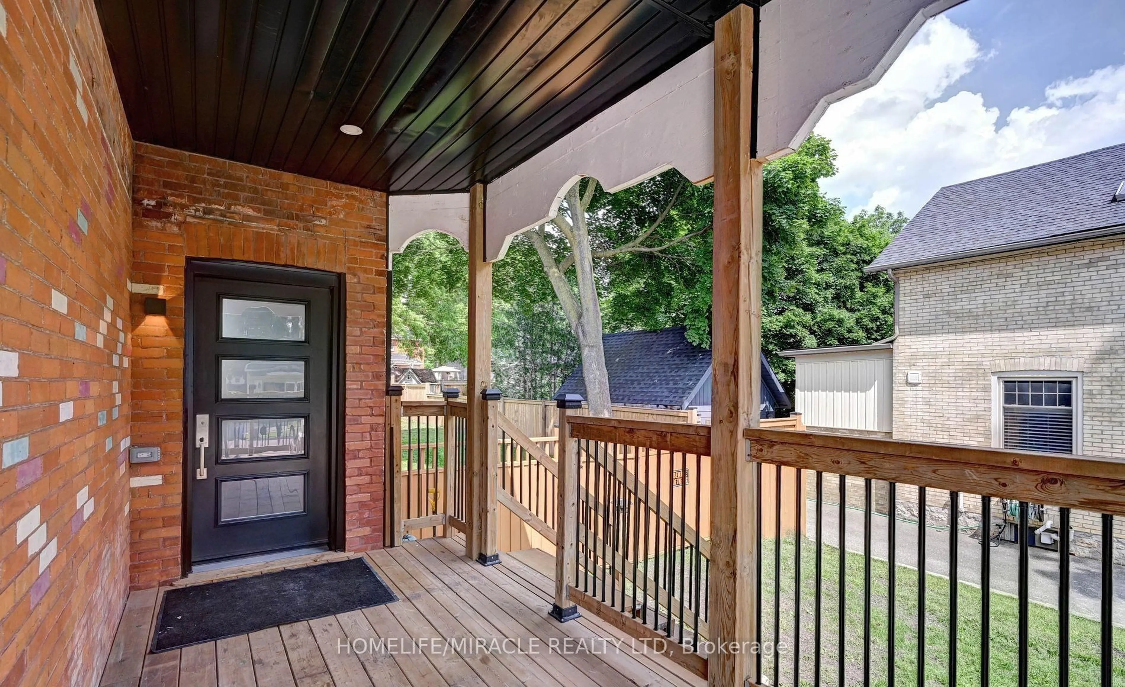 Unknown for 831 Hamilton St, Cambridge Ontario N3H 3E7