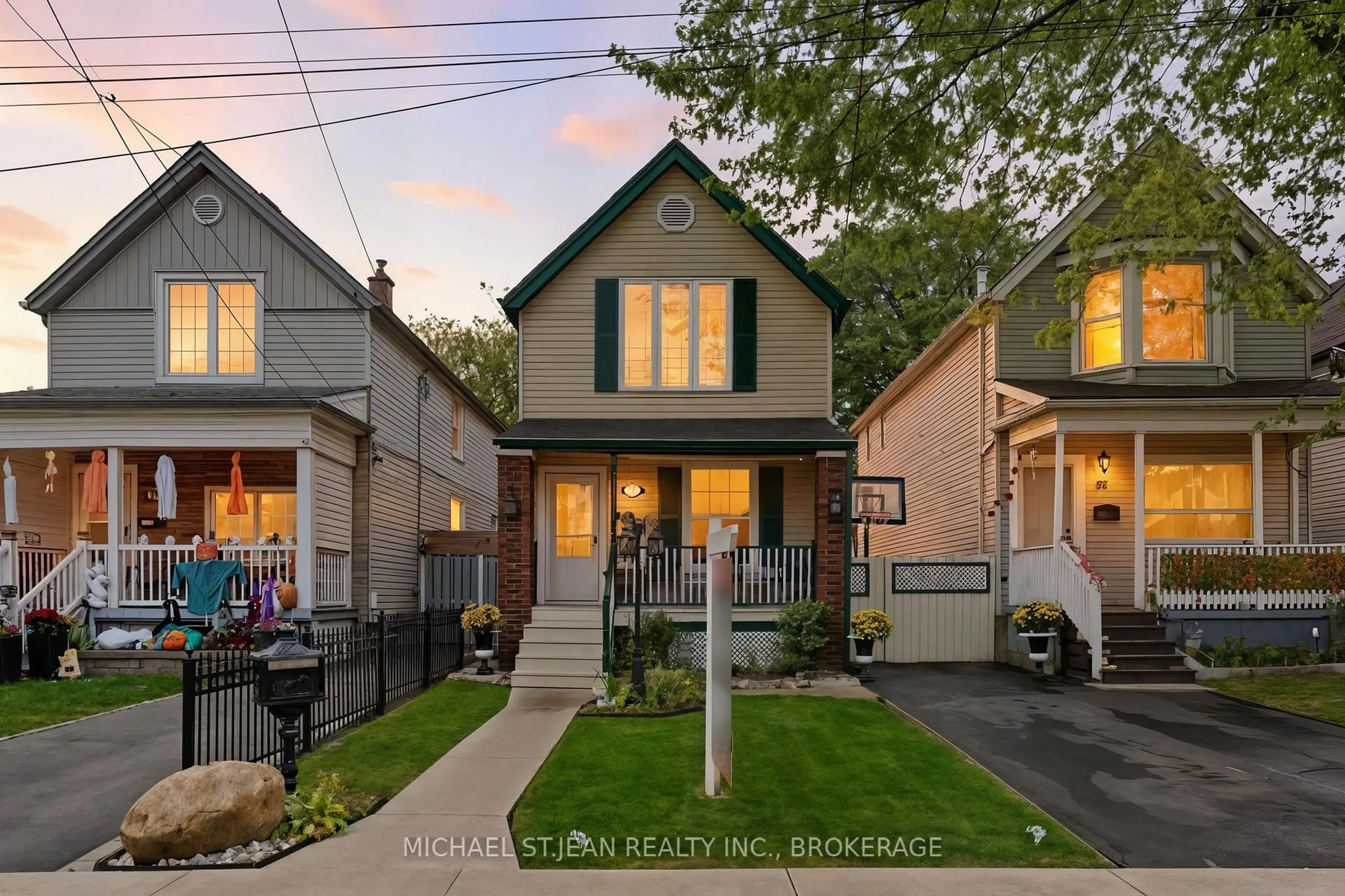 Home with brick exterior material, street for 34 Albemarle St, Hamilton Ontario L8L 7G4
