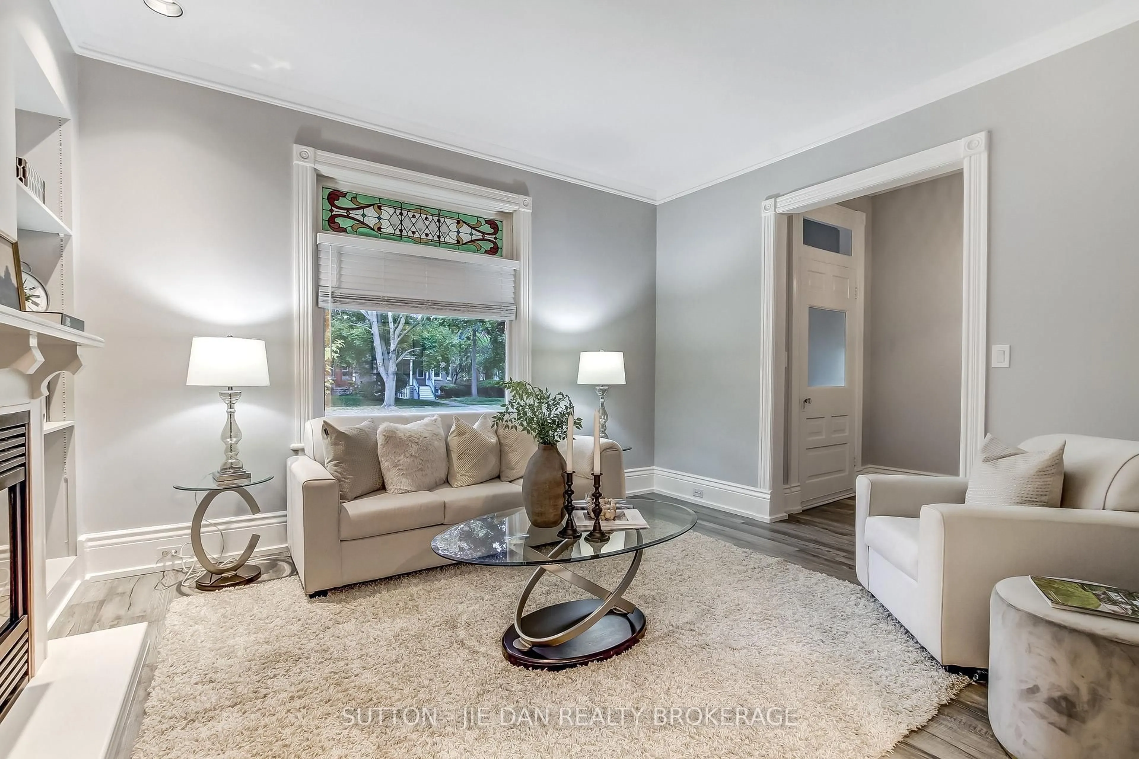 Living room with furniture, unknown for 335 ST JAMES St, London East Ontario N6A 1X6