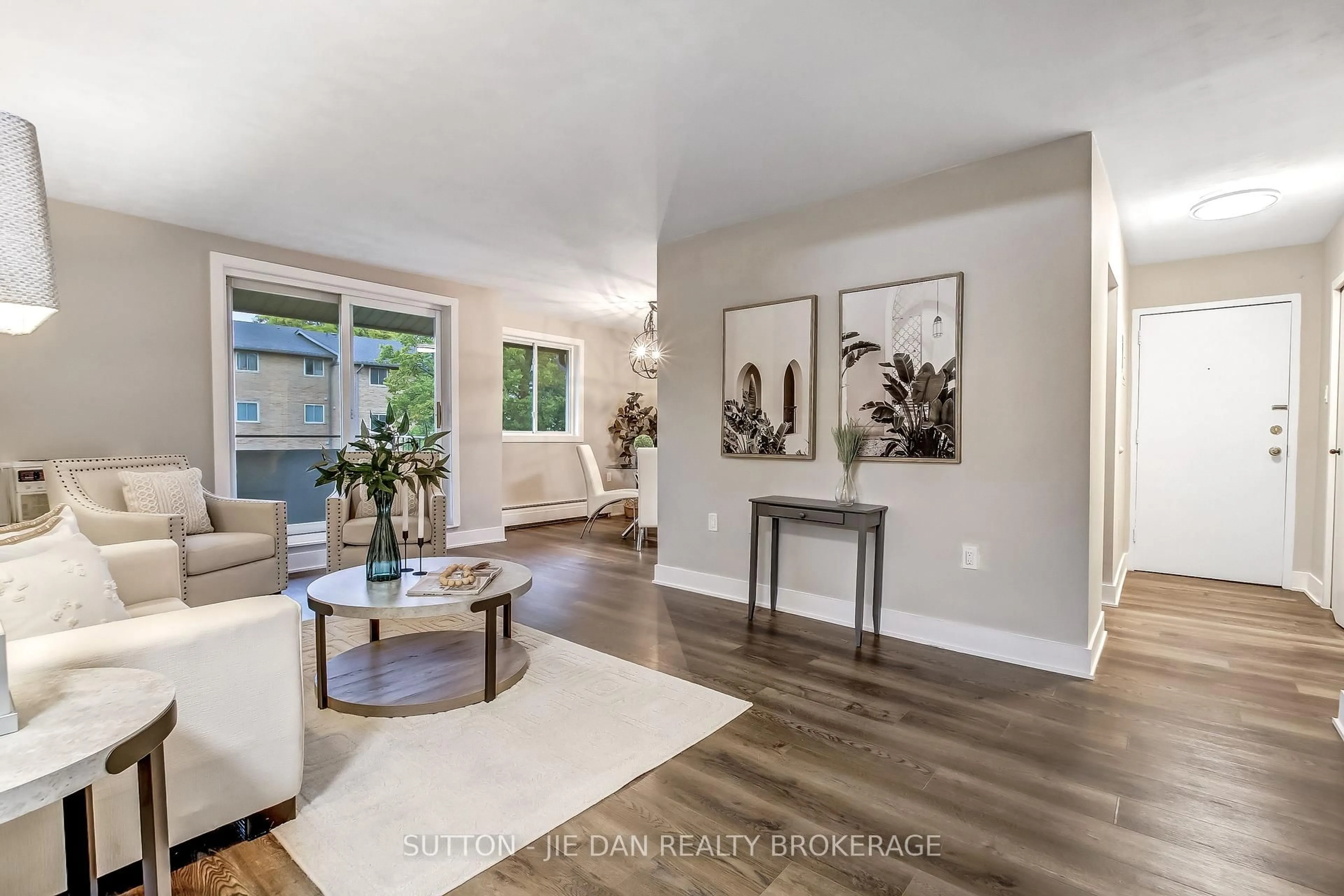 Living room with furniture, unknown for 635 WONDERLAND Rd #11, London South Ontario N6K 1M1