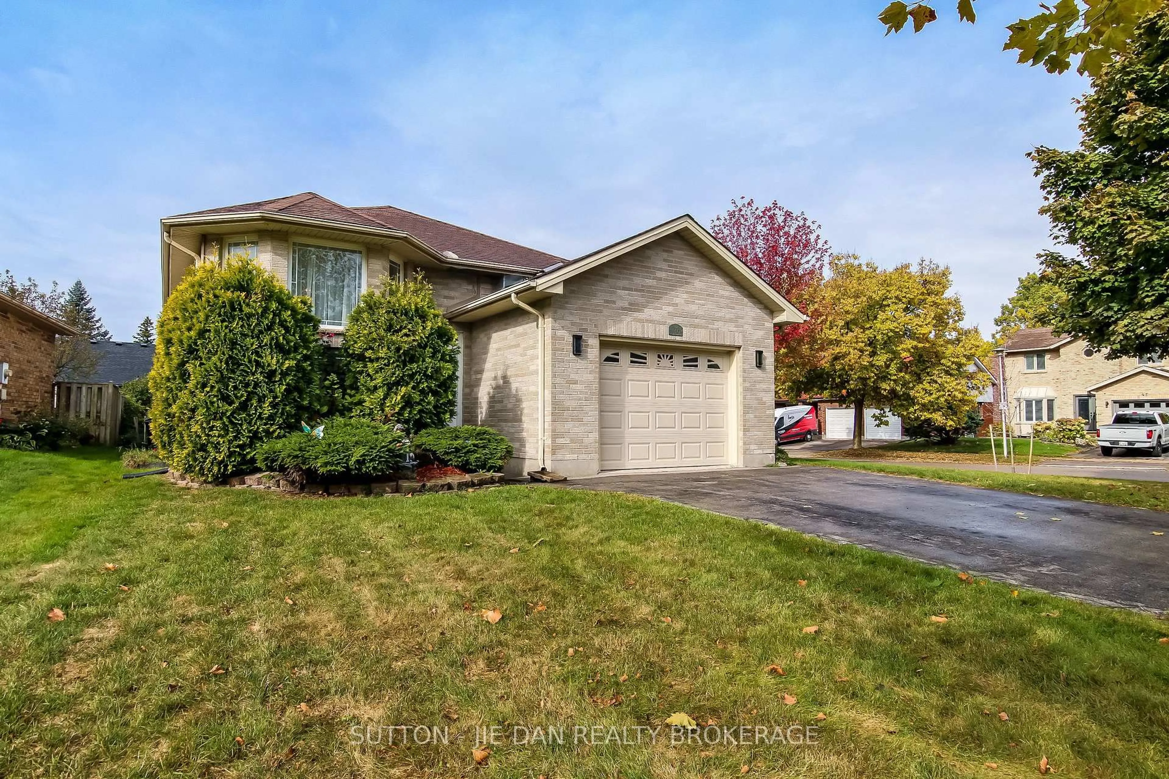 Home with brick exterior material, street for 26 Stoneycreek Pl, London North Ontario N5X 3X4