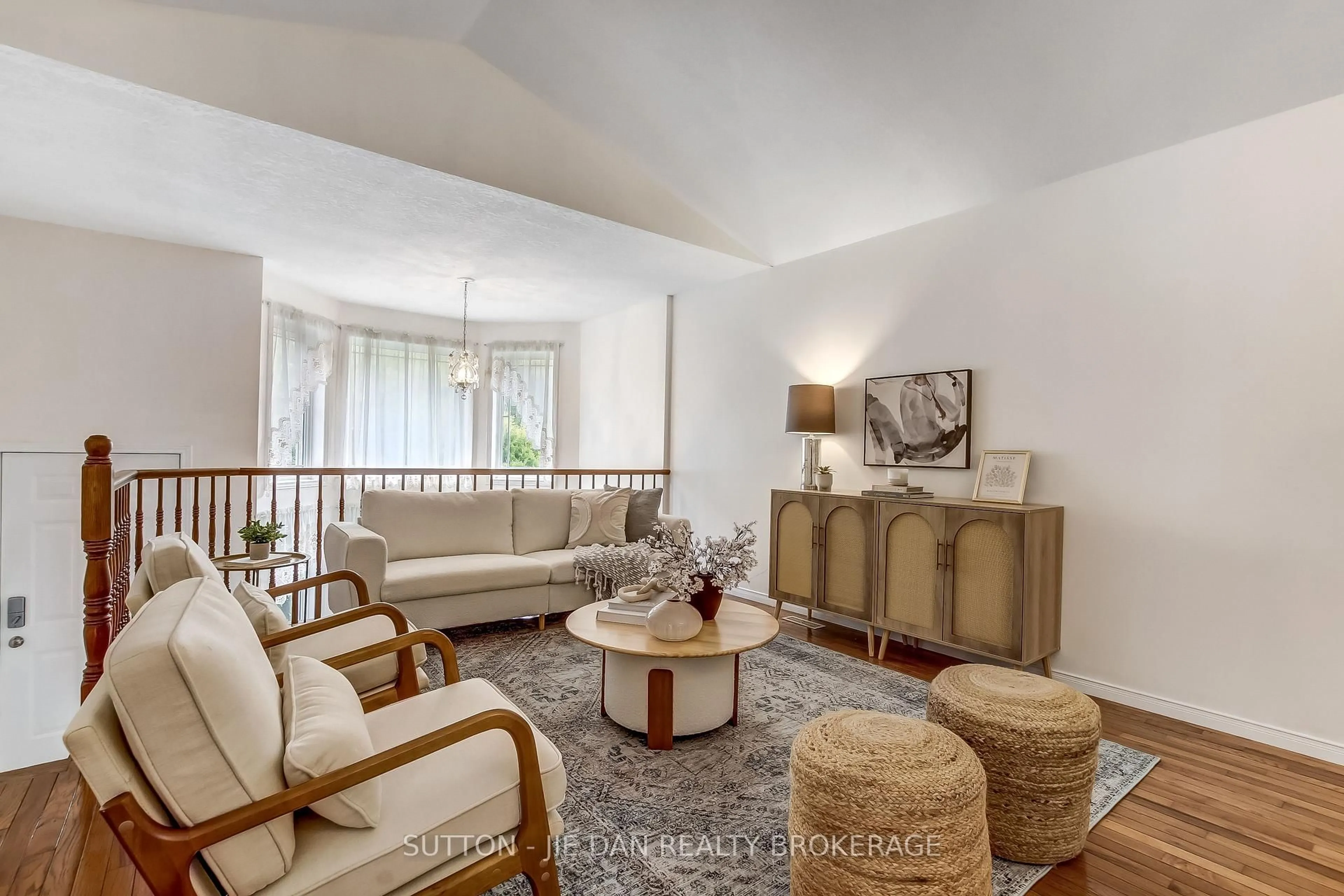 Living room with furniture, unknown for 26 Stoneycreek Pl, London North Ontario N5X 3X4