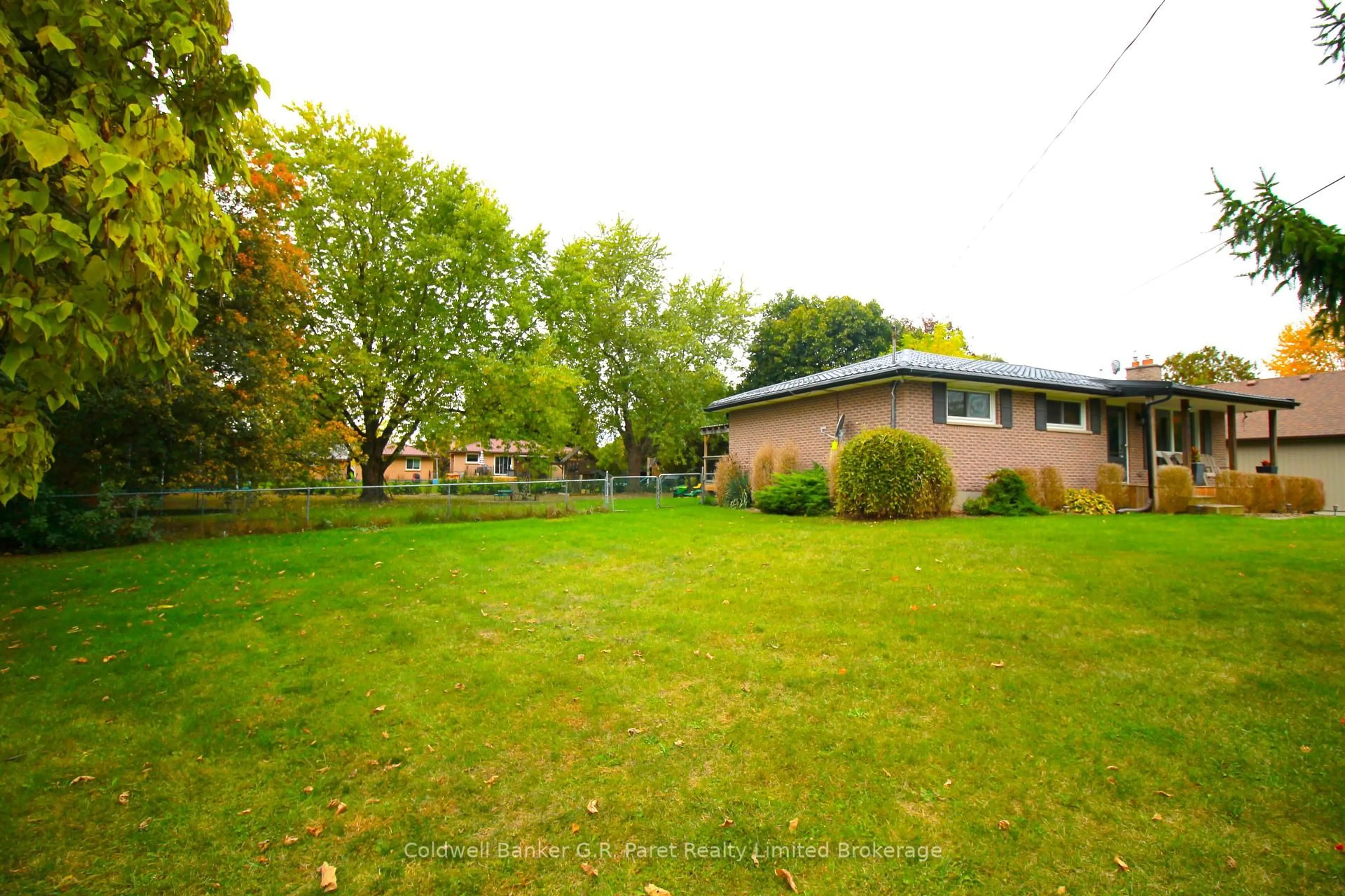 A pic from outside/outdoor area/front of a property/back of a property/a pic from drone, unknown for 104 Simcoe Cres, Middlesex Centre Ontario N0L 1R0