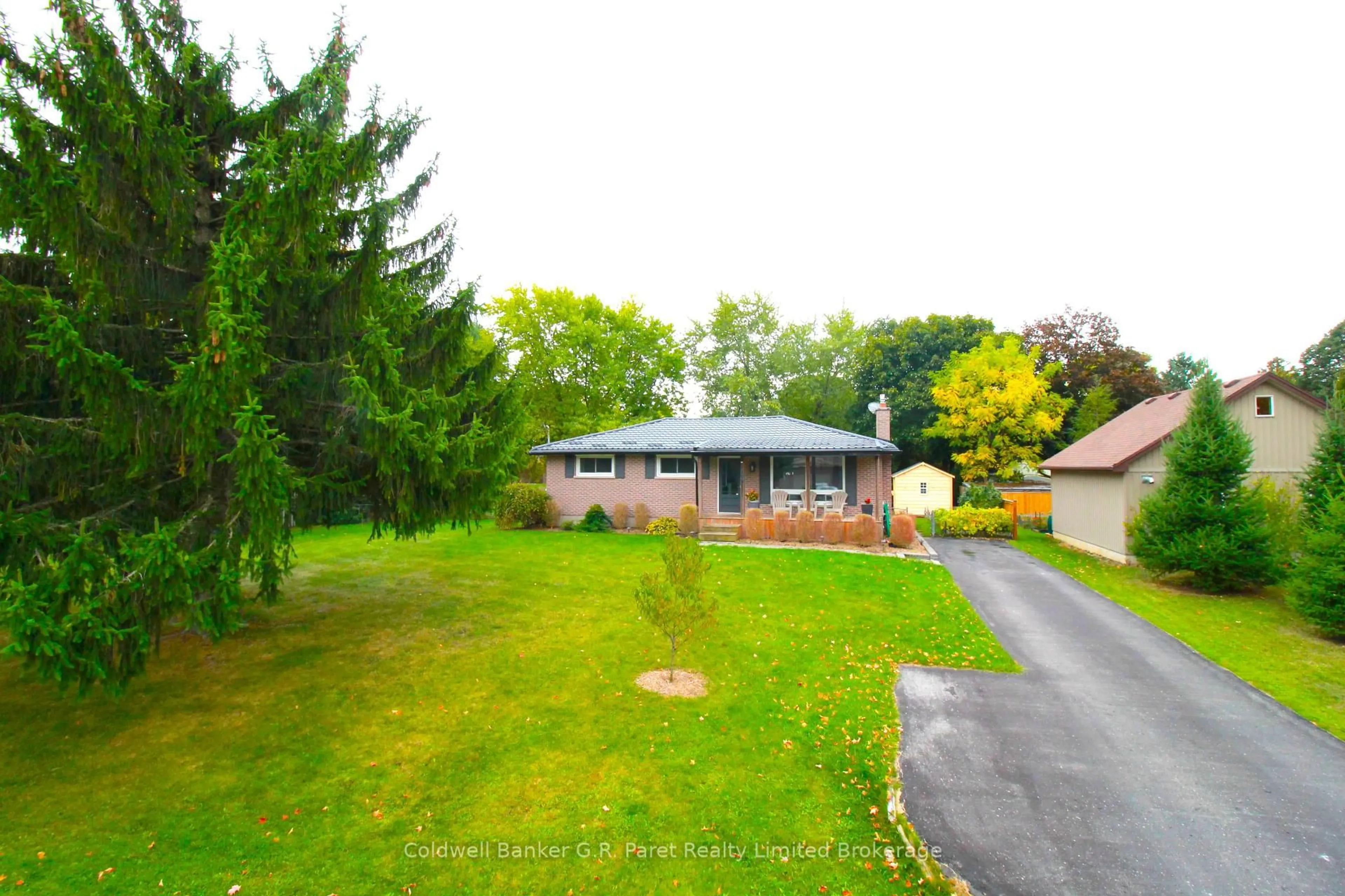 A pic from outside/outdoor area/front of a property/back of a property/a pic from drone, street for 104 Simcoe Cres, Middlesex Centre Ontario N0L 1R0