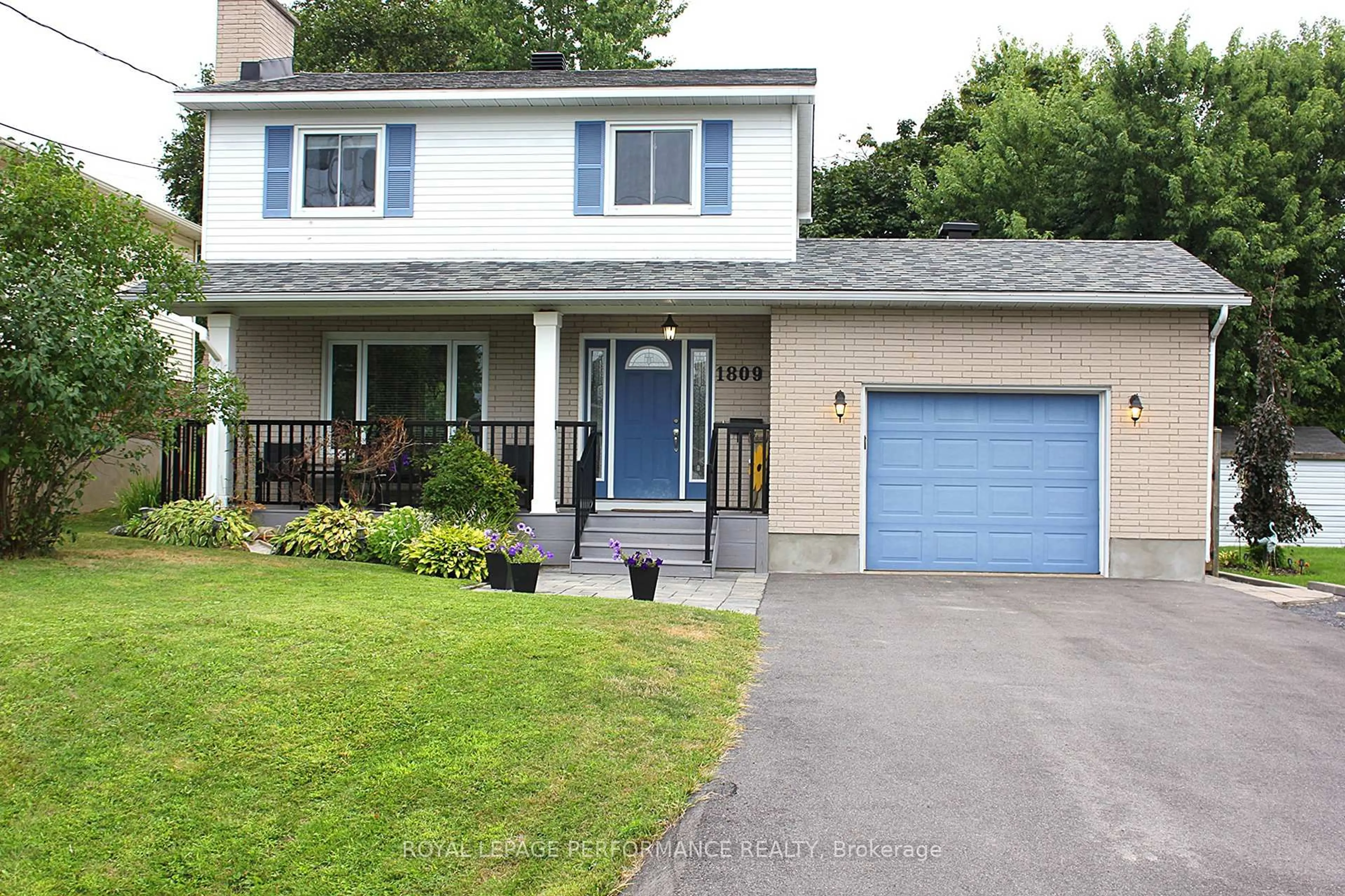 Home with vinyl exterior material, street for 1809 Alguire St, Cornwall Ontario K6J 5E7