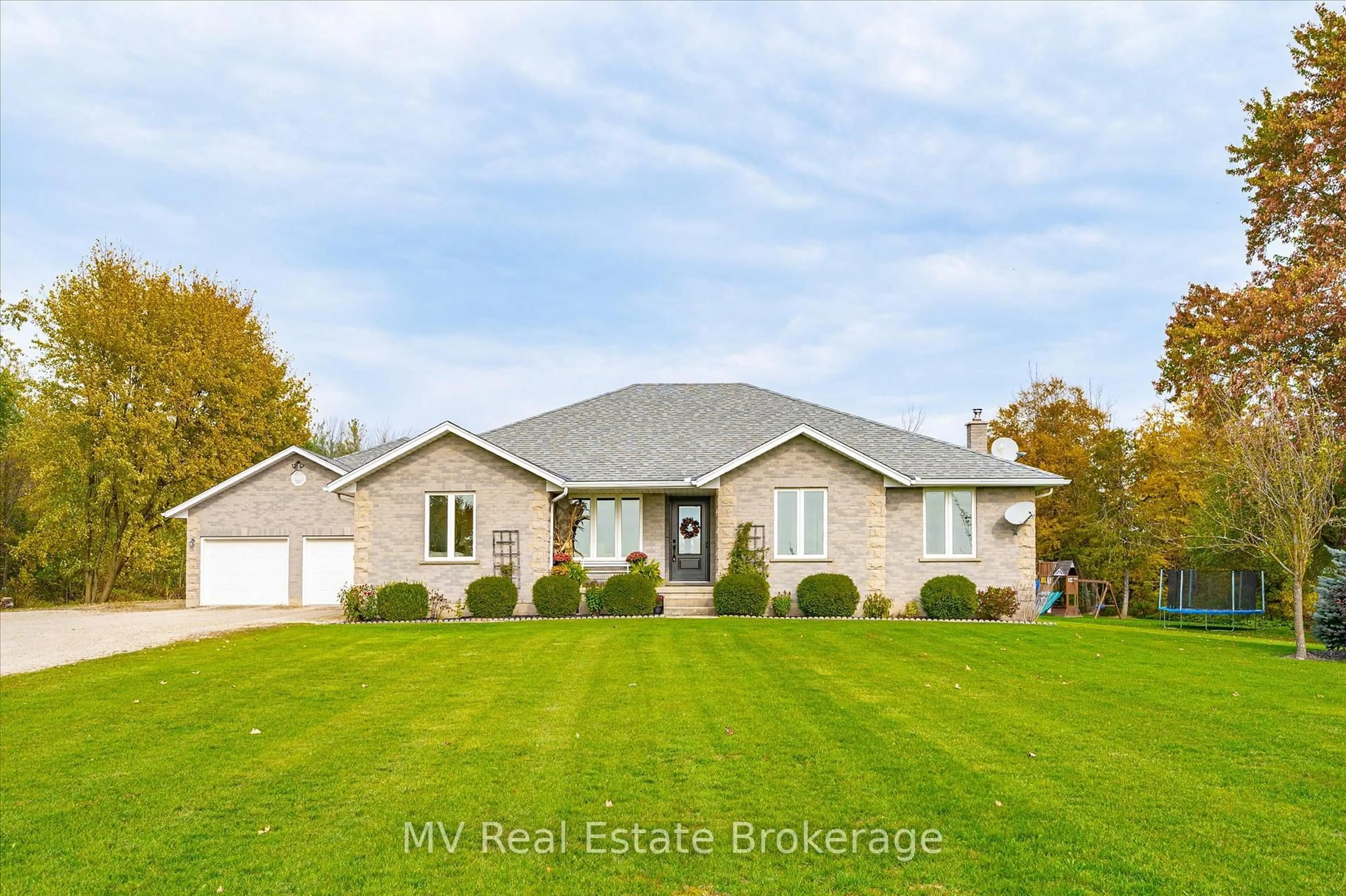 Home with brick exterior material, unknown for 7003 Beatty Line, Centre Wellington Ontario N1M 2W3