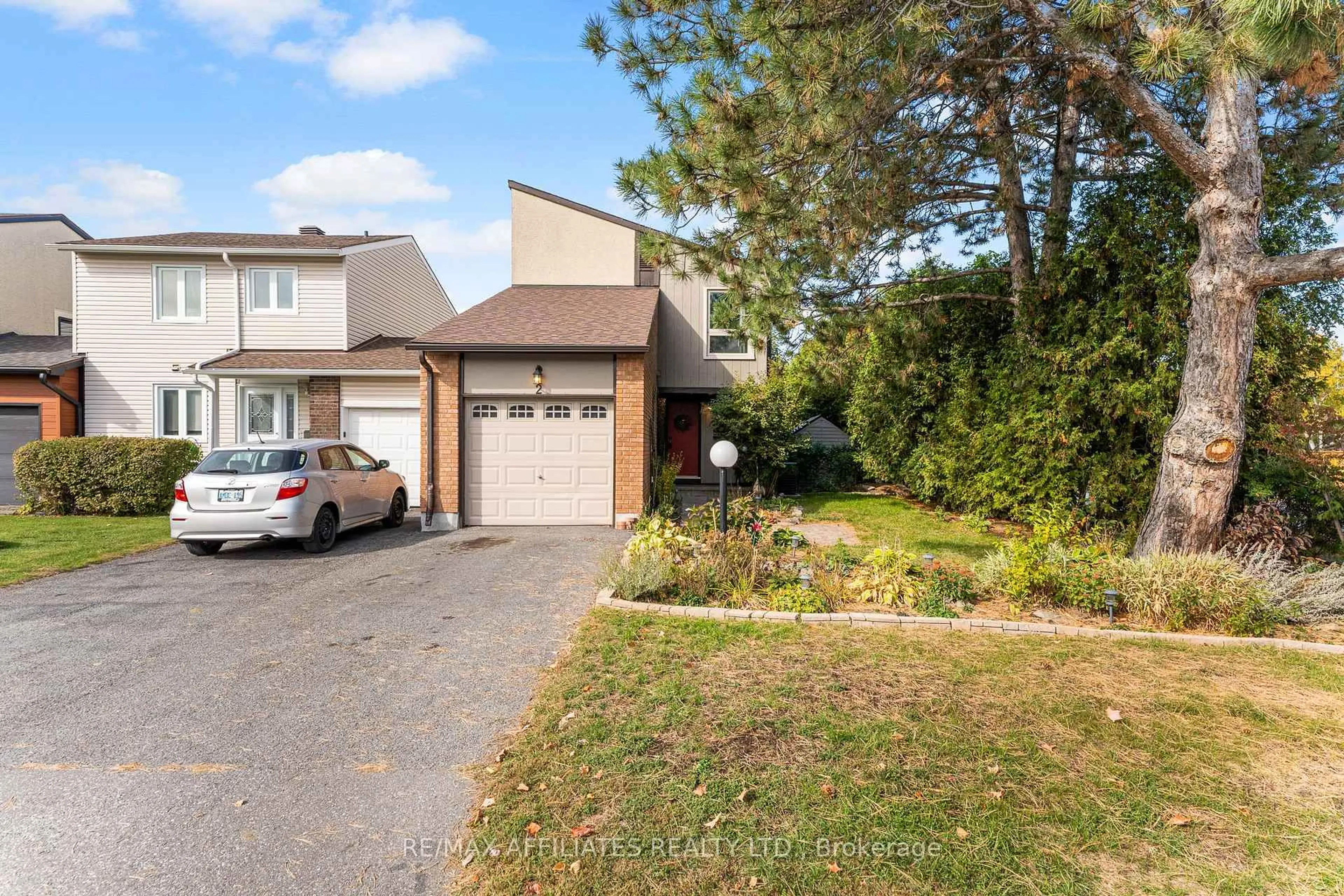 A pic from outside/outdoor area/front of a property/back of a property/a pic from drone, street for 2 Tedwyn Dr, Ottawa Ontario K2J 1T8