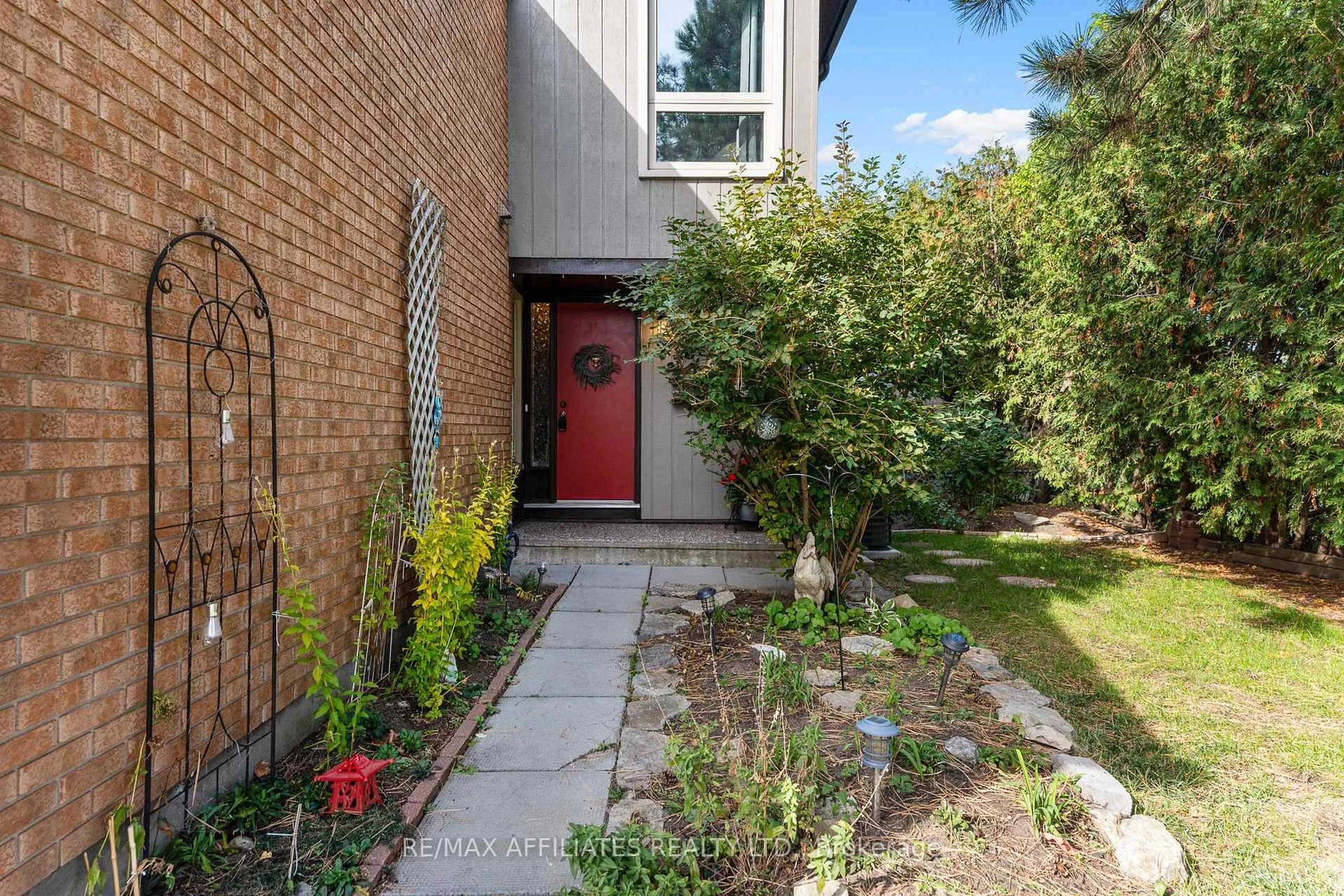 Unknown for 2 Tedwyn Dr, Ottawa Ontario K2J 1T8