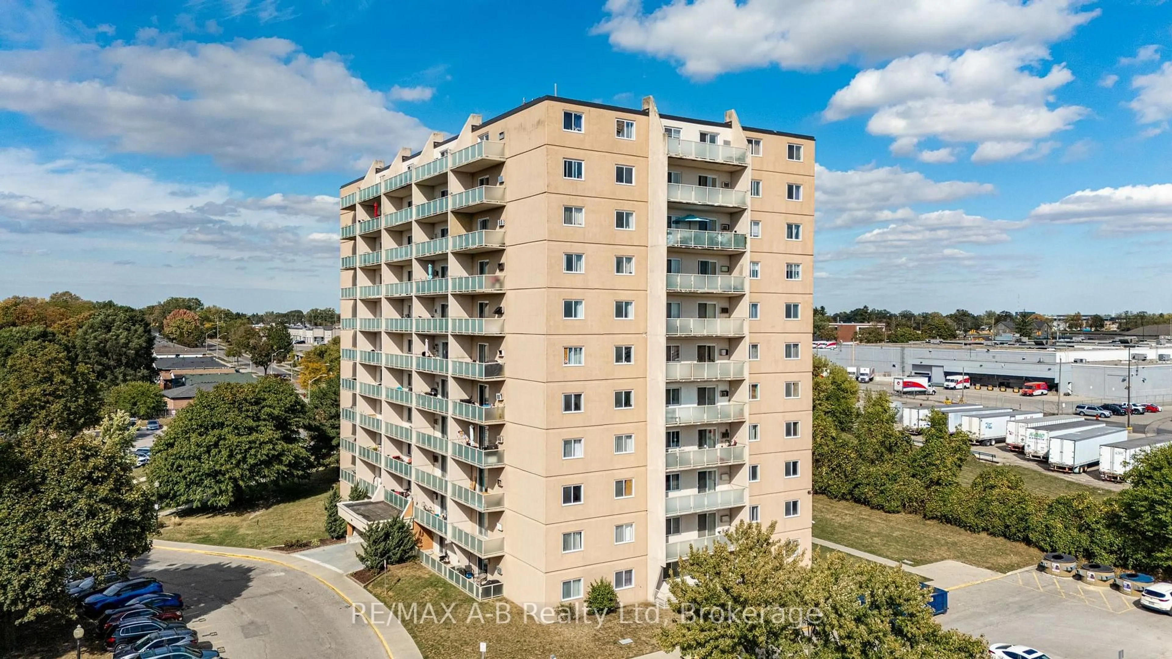 A pic from outside/outdoor area/front of a property/back of a property/a pic from drone, water/lake/river/ocean view for 583 Mornington Ave #101, London East Ontario N5Y 3E9