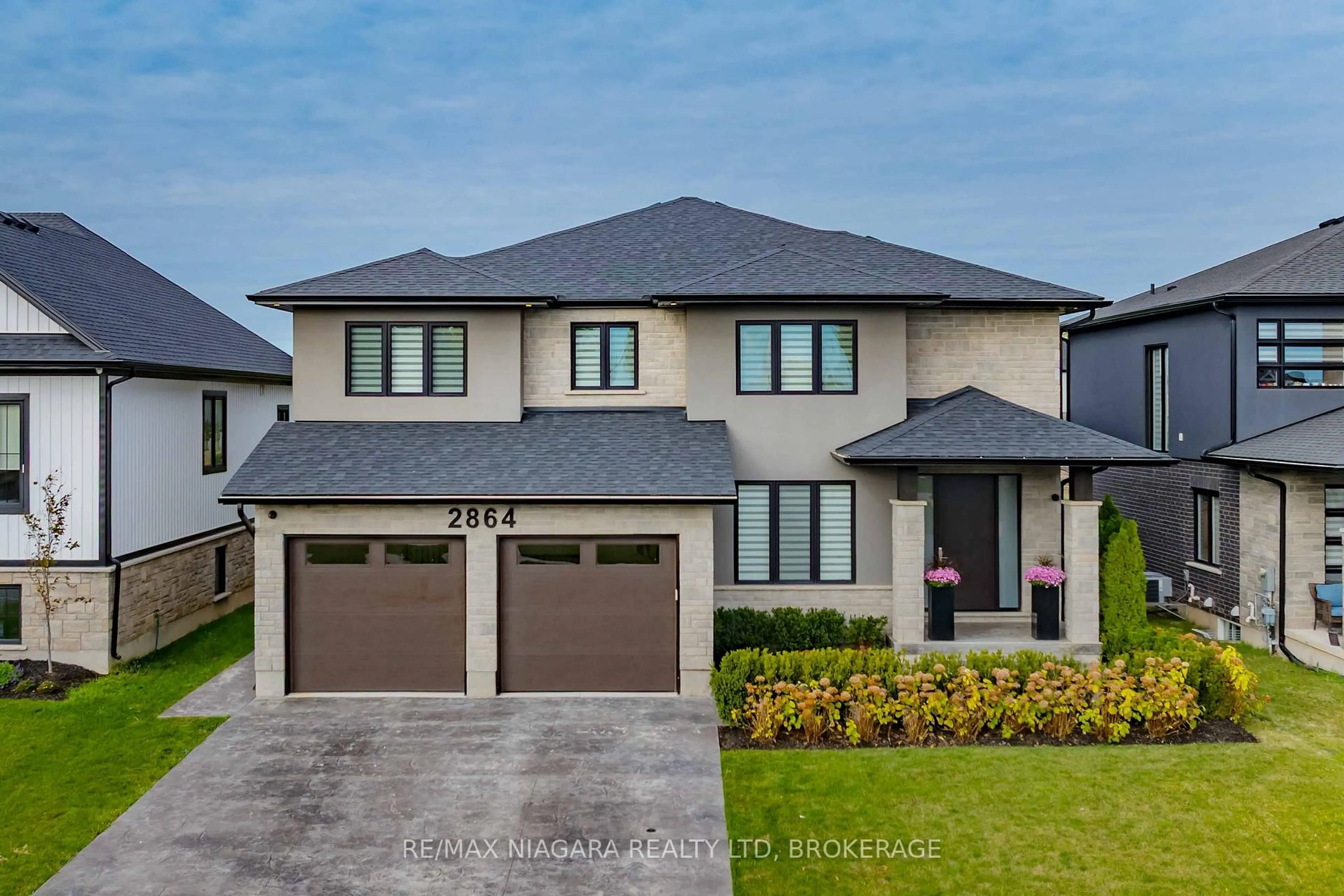 Home with brick exterior material, street for 2864 Arrowsmith Crt, Fort Erie Ontario L0S 1S0