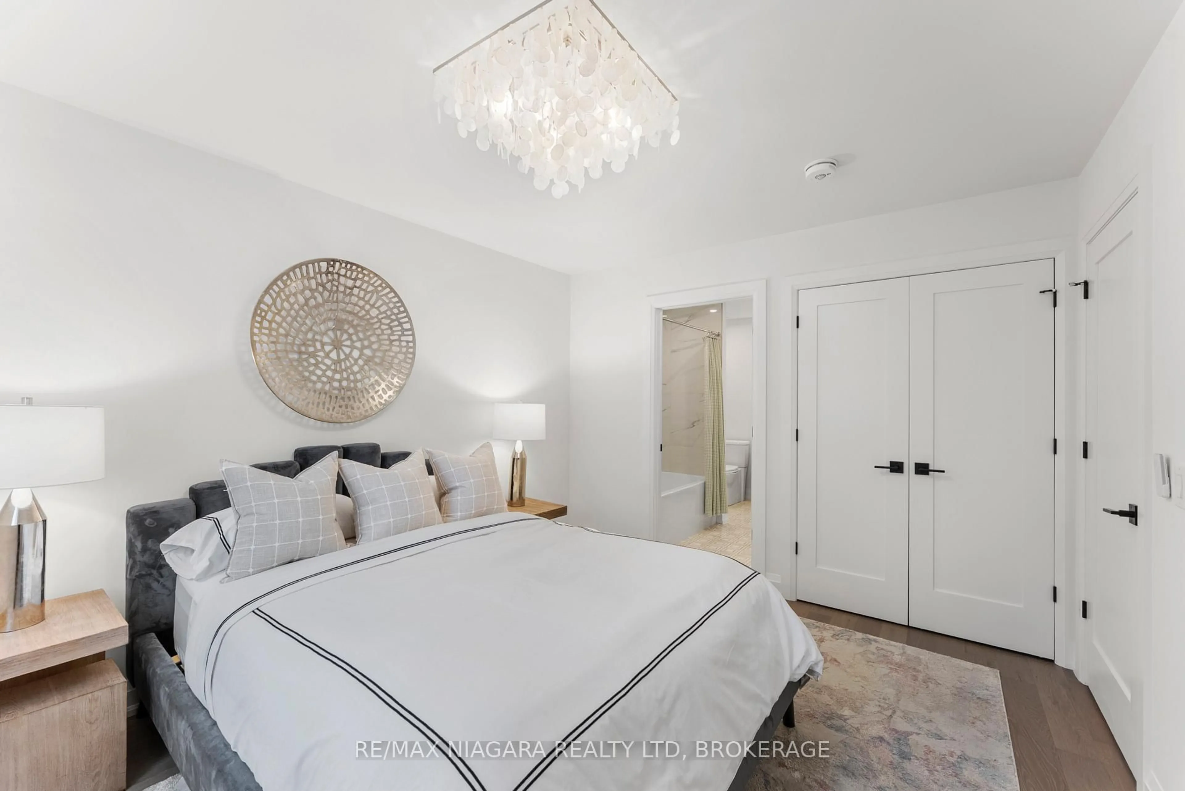 Bedroom with bed, unknown for 2864 Arrowsmith Crt, Fort Erie Ontario L0S 1S0