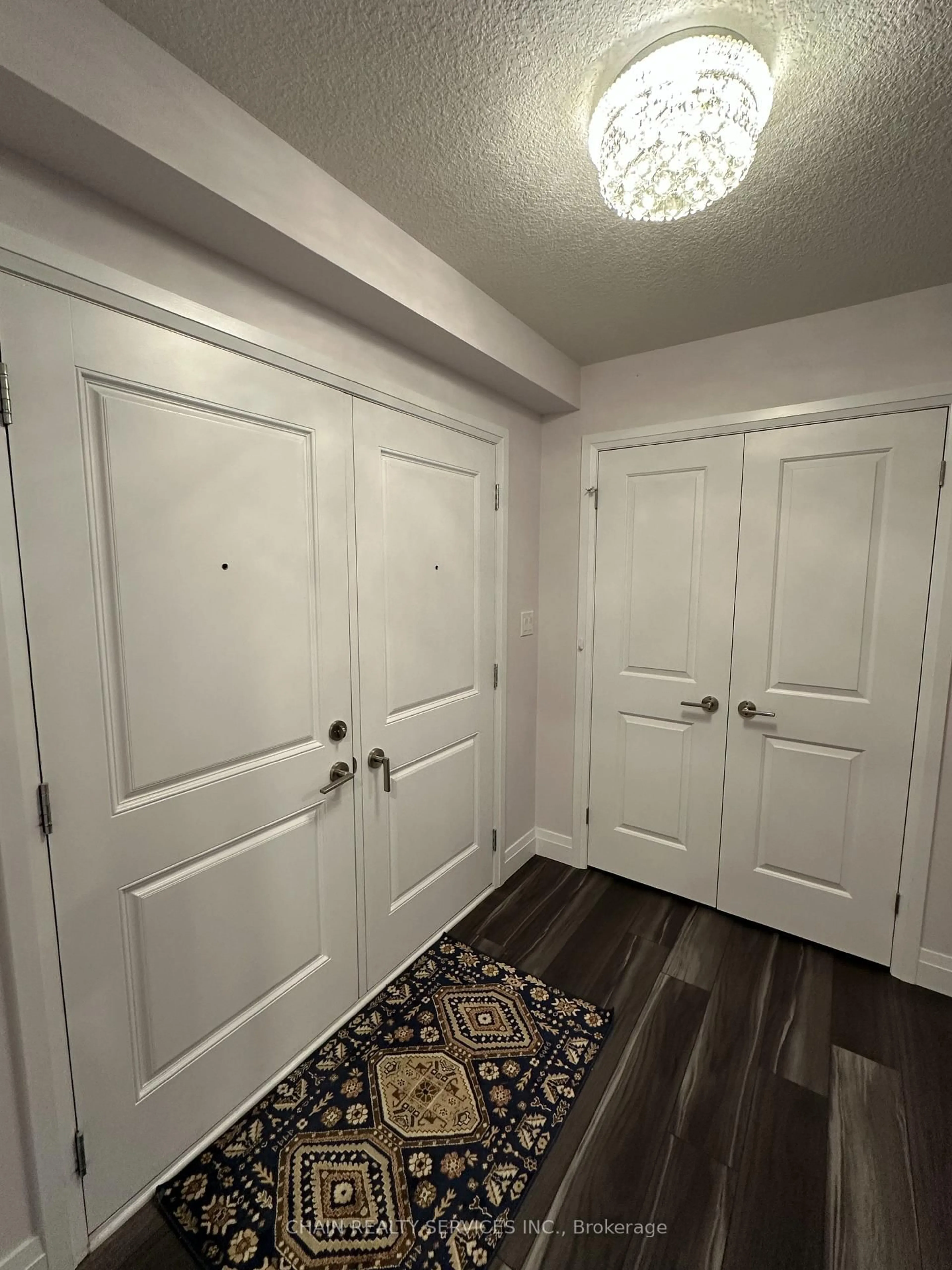 Indoor entryway for 627 Ketter Way, Plympton-Wyoming Ontario N0N 1T0