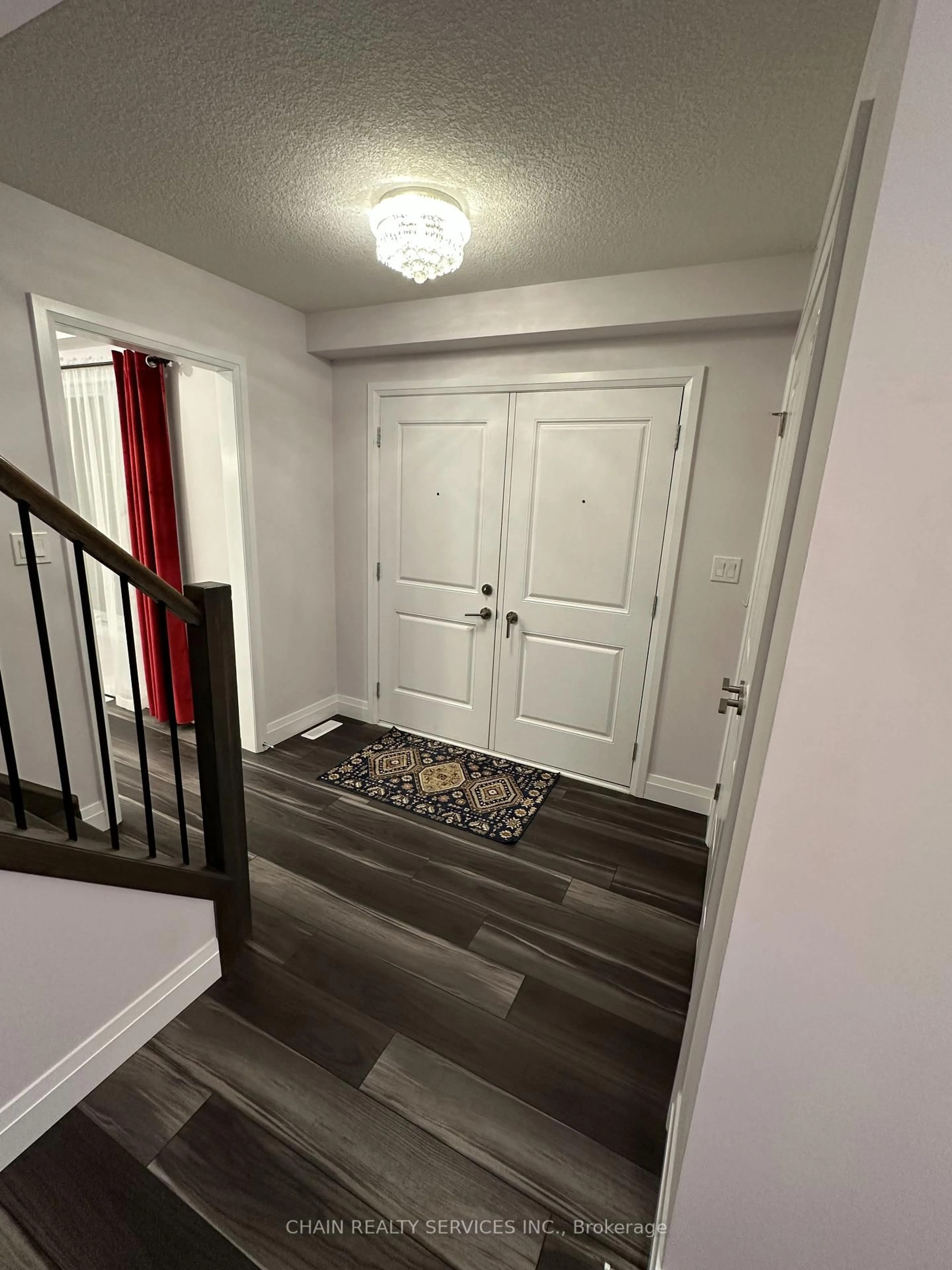 Indoor entryway for 627 Ketter Way, Plympton-Wyoming Ontario N0N 1T0