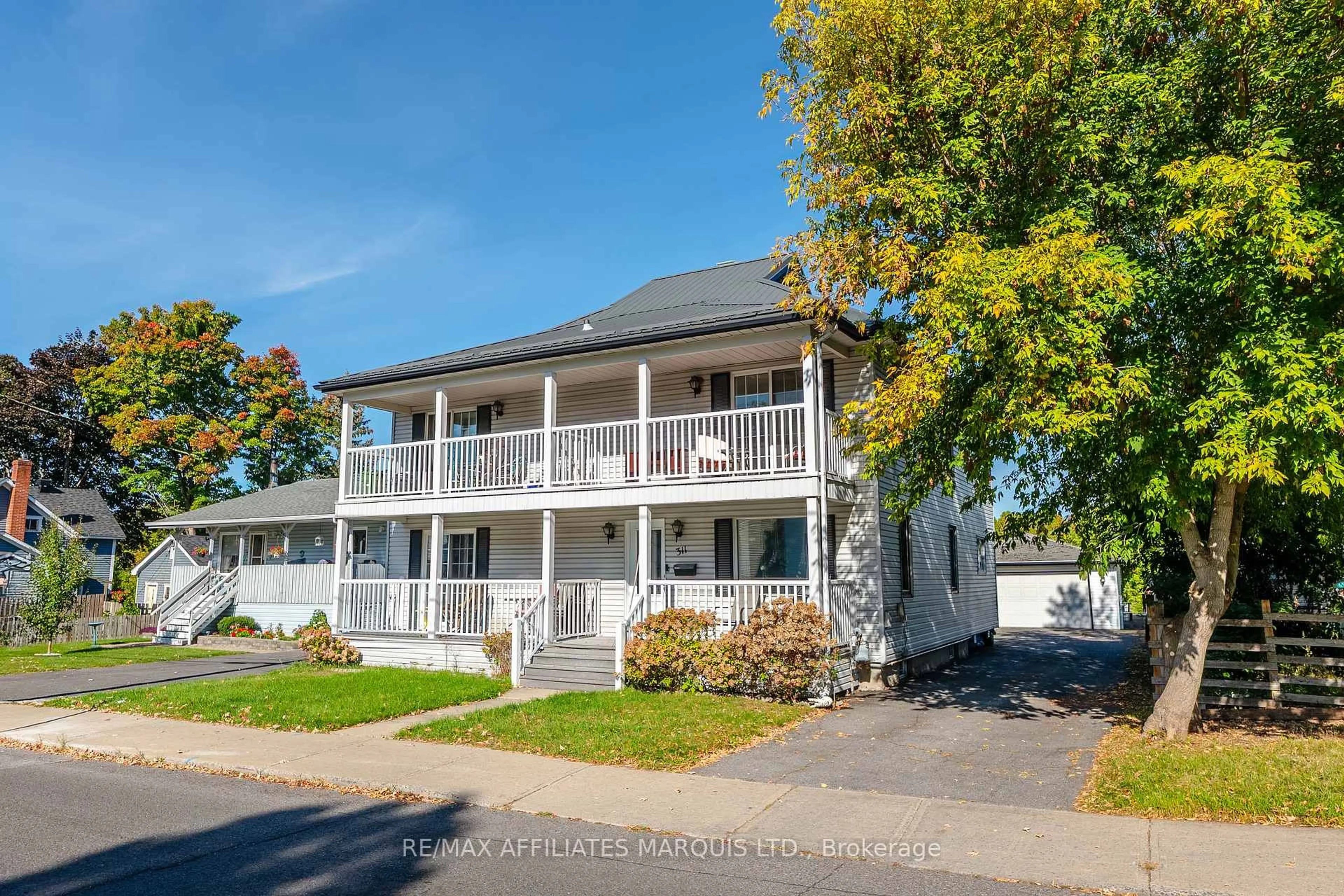 A pic from outside/outdoor area/front of a property/back of a property/a pic from drone, street for 311 Sixth St, Cornwall Ontario K6H 2N8