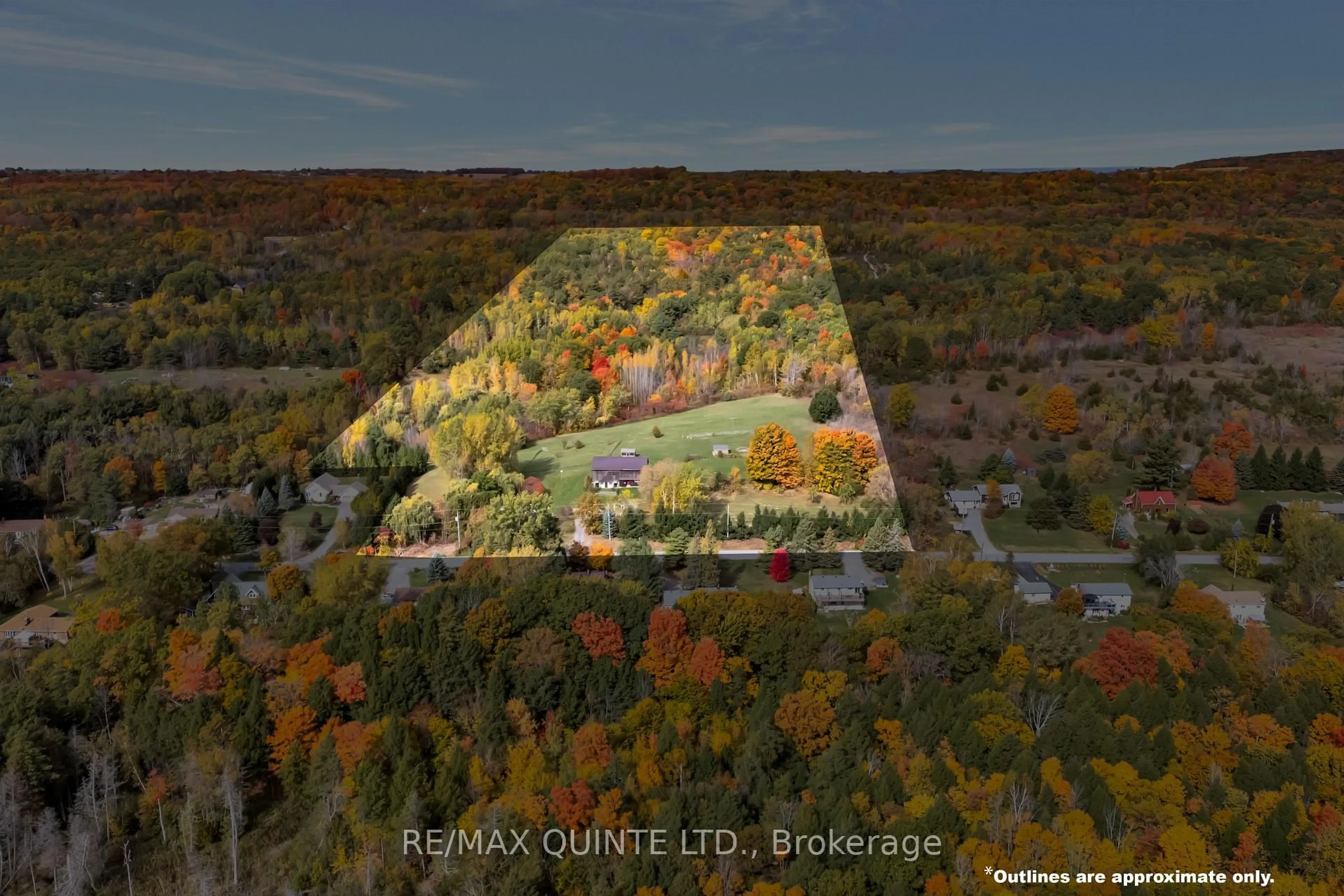 A pic from outside/outdoor area/front of a property/back of a property/a pic from drone, unknown for 16882 Telephone Rd, Ingleside Ontario K8V 5P4