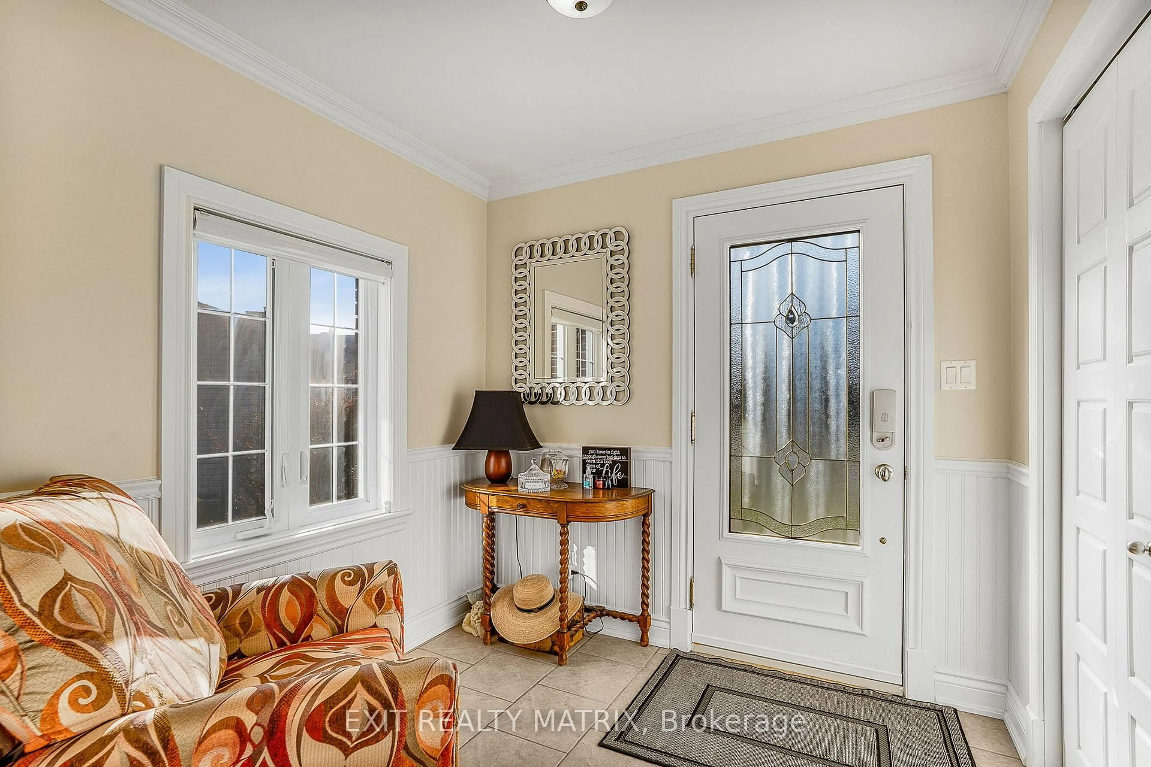 Indoor entryway for 953 Jerome St, Hawkesbury Ontario K6A 3B1