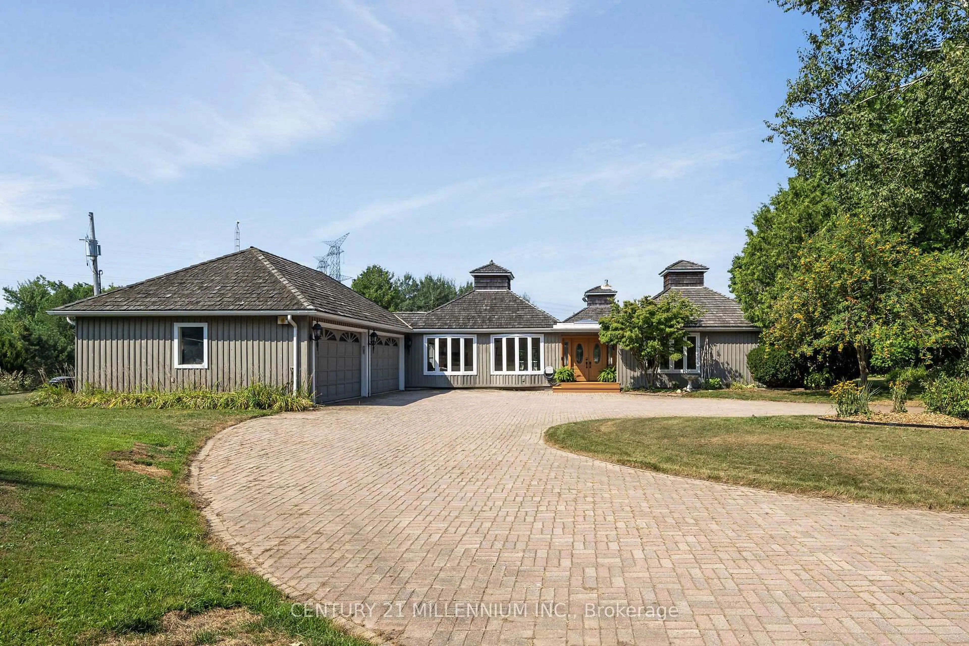 A pic from outside/outdoor area/front of a property/back of a property/a pic from drone, street for 5136 Fifth Line, Erin Ontario N0B 1T0